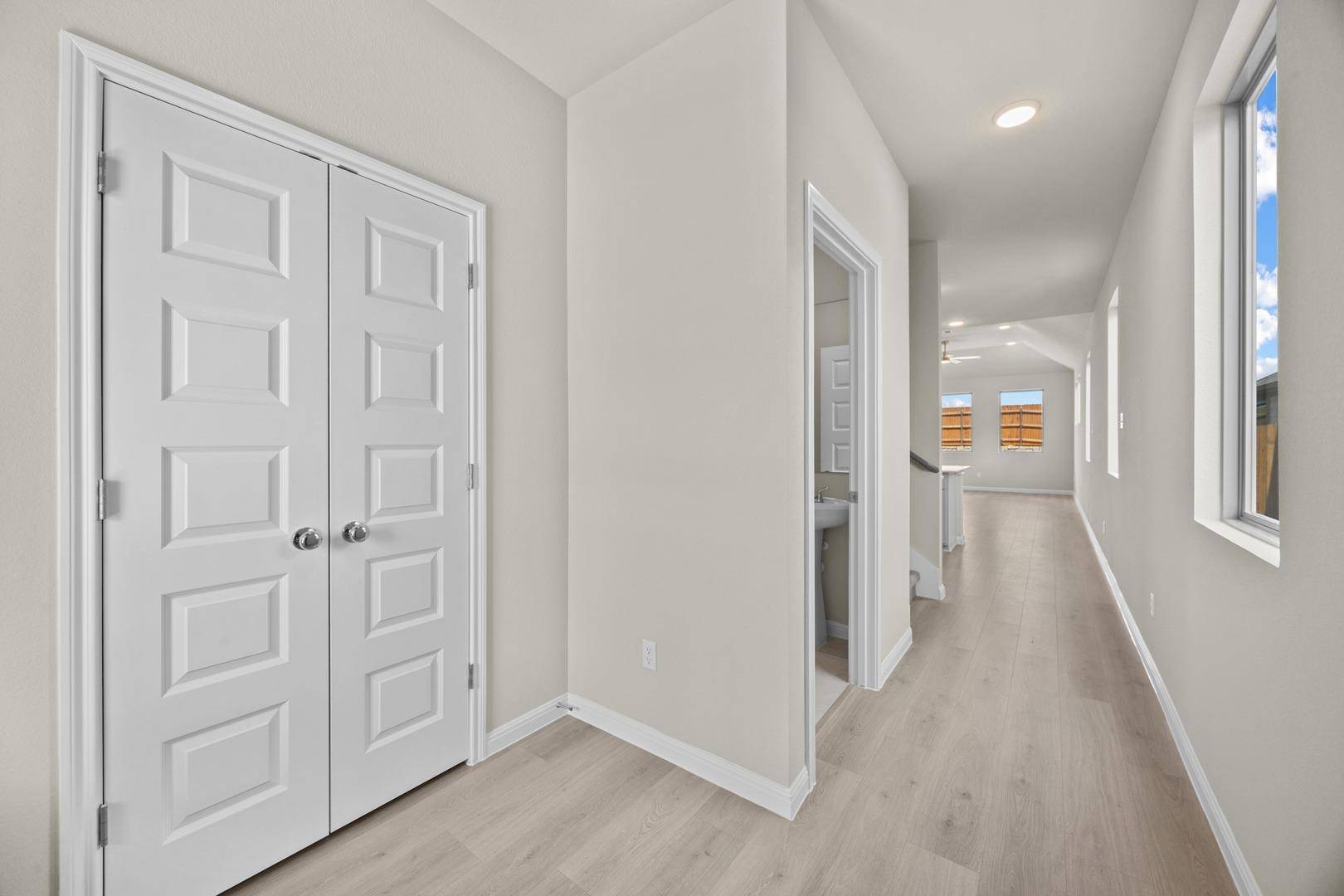 206 Hornet ST, Elgin, TX 78621