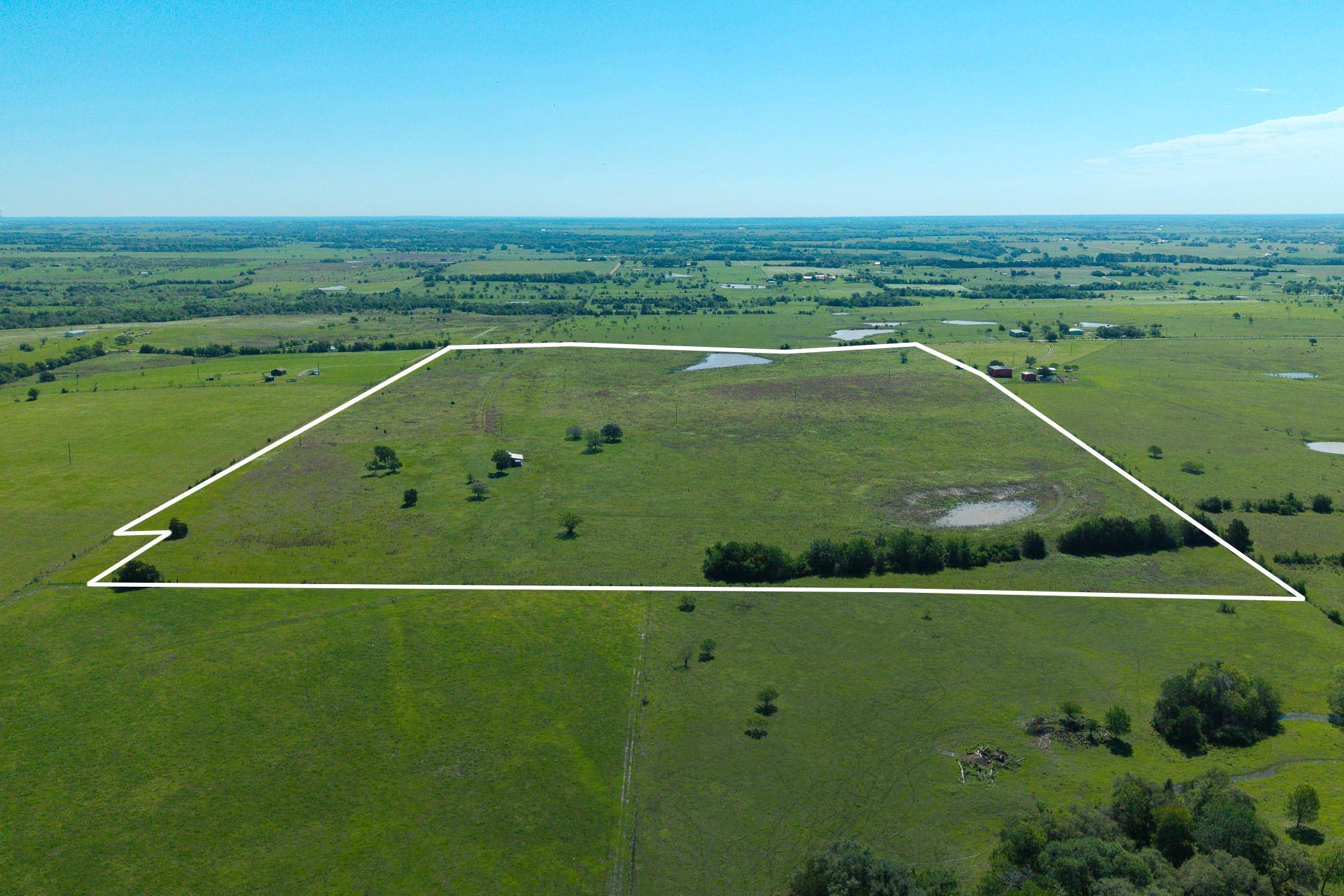 1571 Schulze RD, Schulenburg, TX 78956