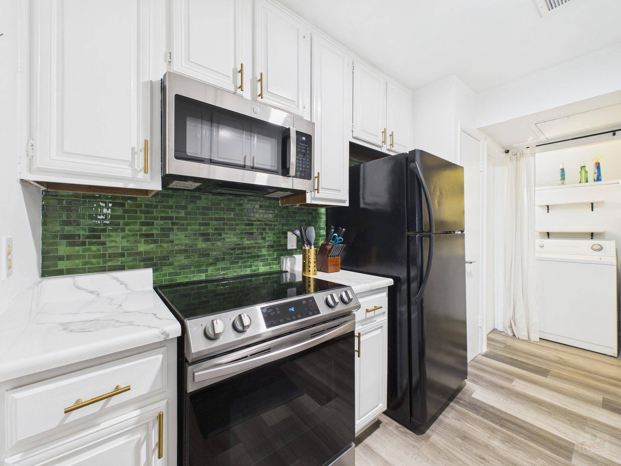 806 W 24th ST #300, Austin, TX 78705