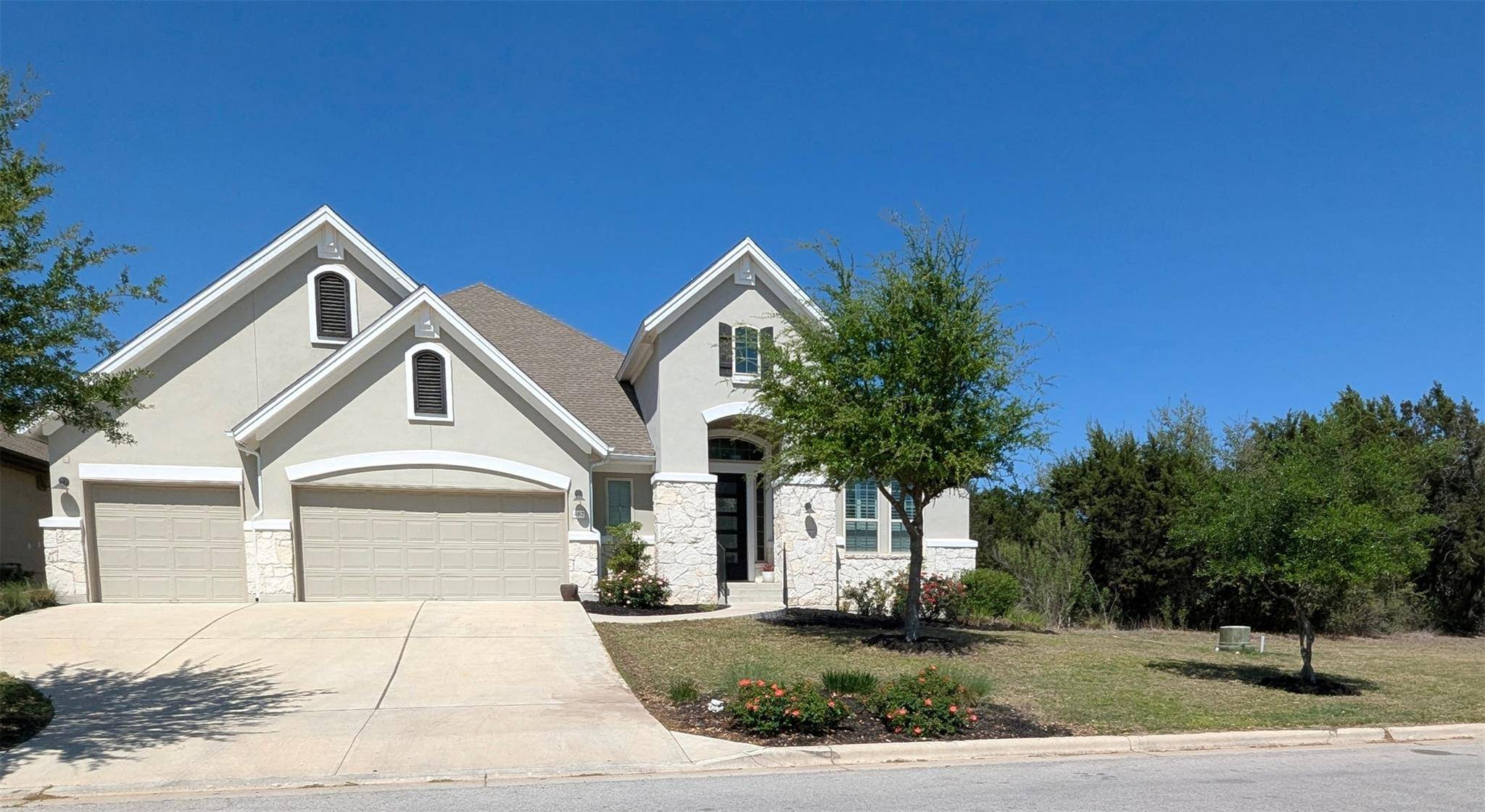 467 Jacksdaw DR, Austin, TX 78737