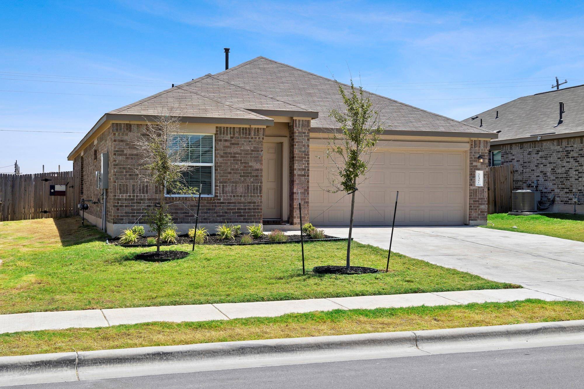 237 Escondido CIR, San Marcos, TX 78666