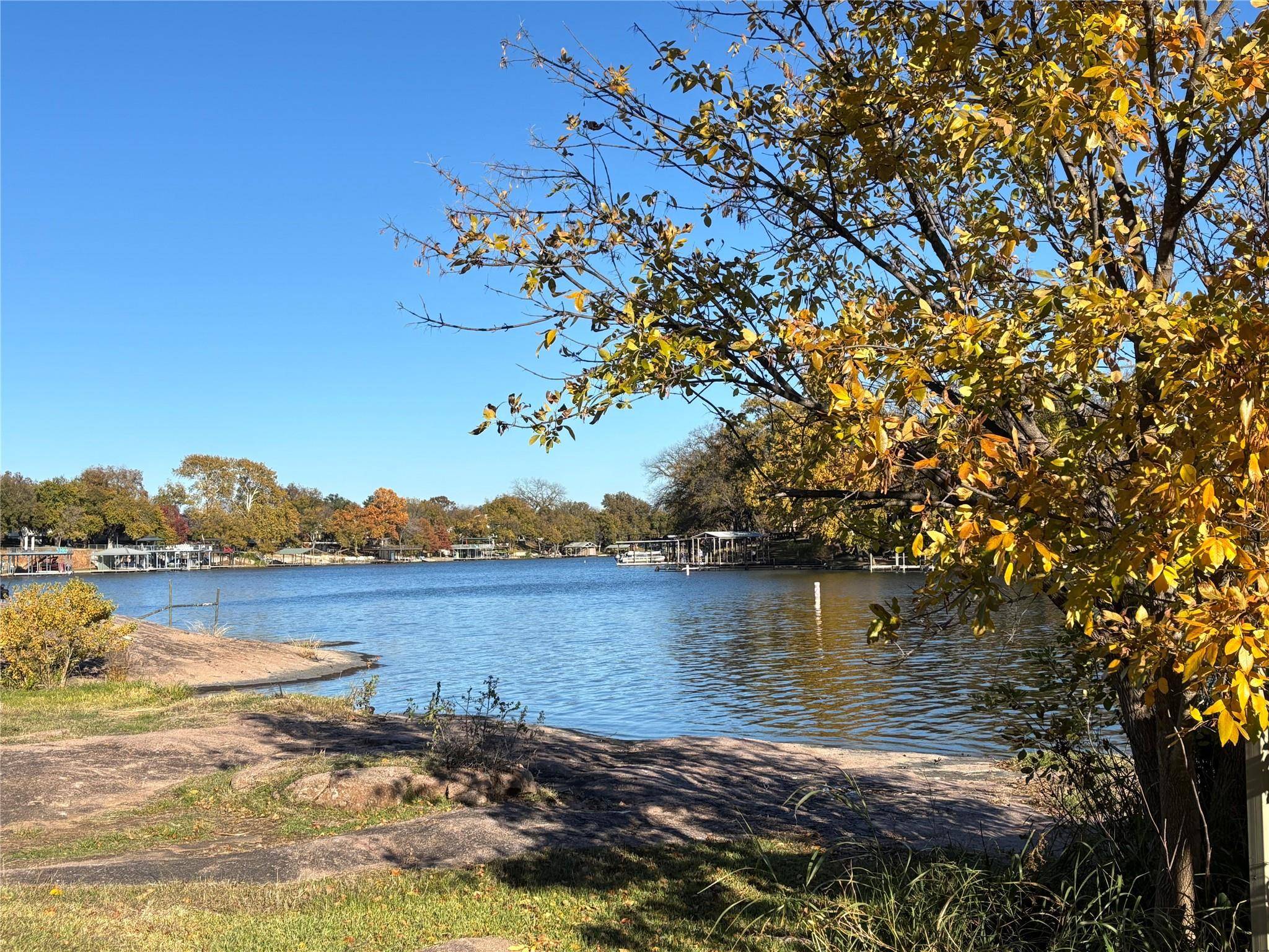 130 Primera CT, Kingsland, TX 78609