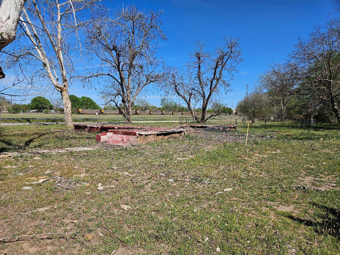 201 Harris ST, Smithville, TX 78957