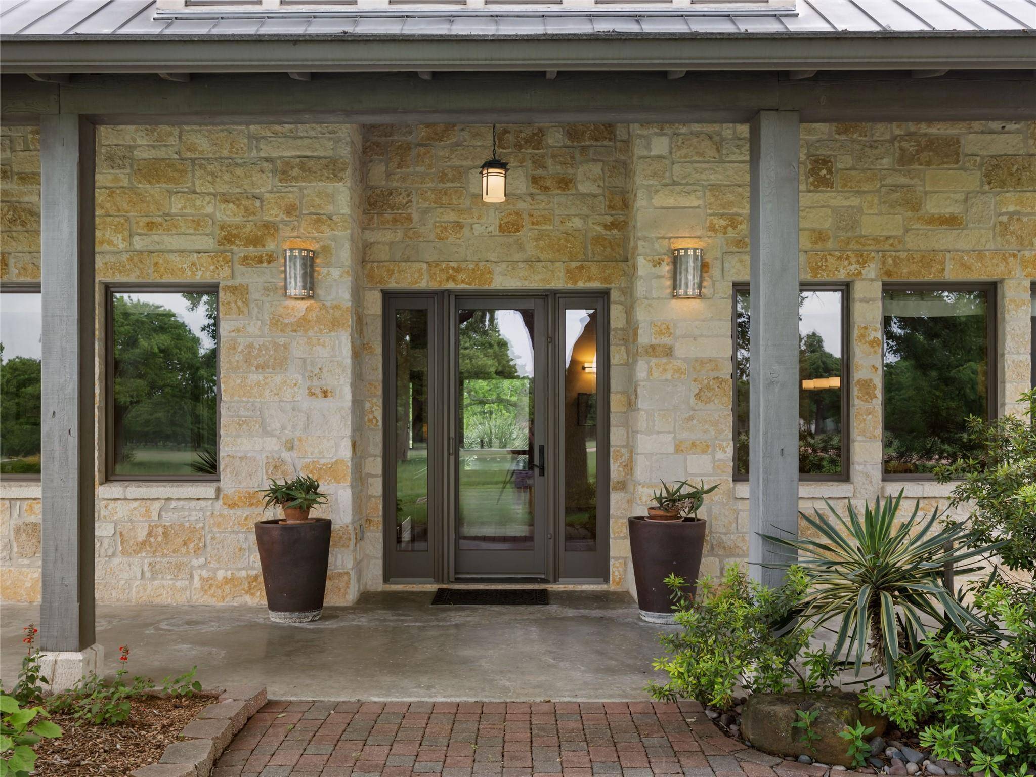 1163 Big Bend LN, Fredericksburg, TX 76824