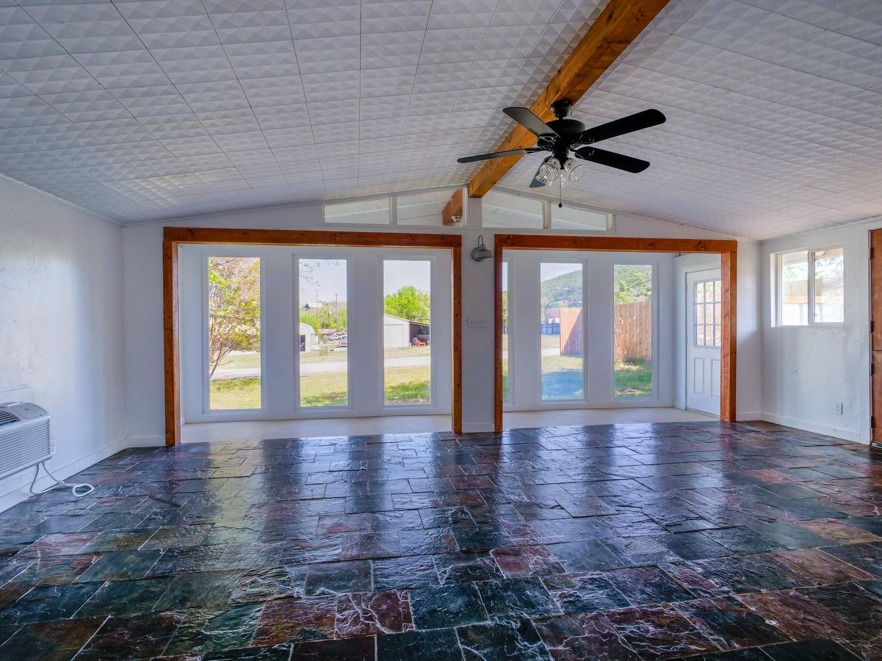 103 Chisum ST, Burnet, TX 78611