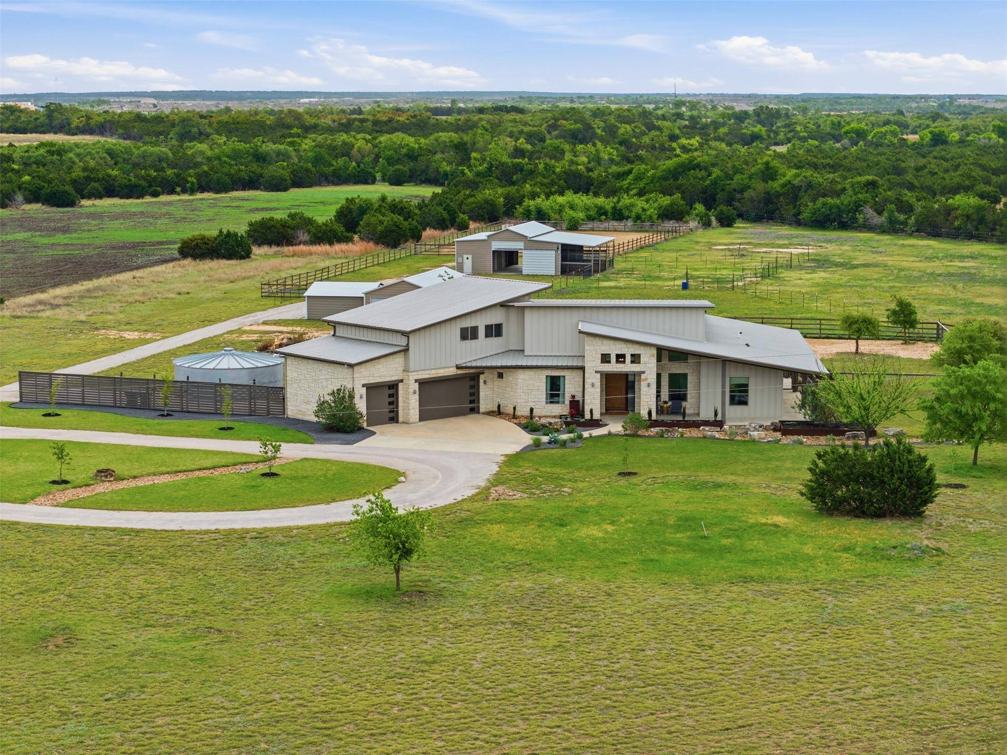 215 Mesa Vista DR, Leander, TX 78641