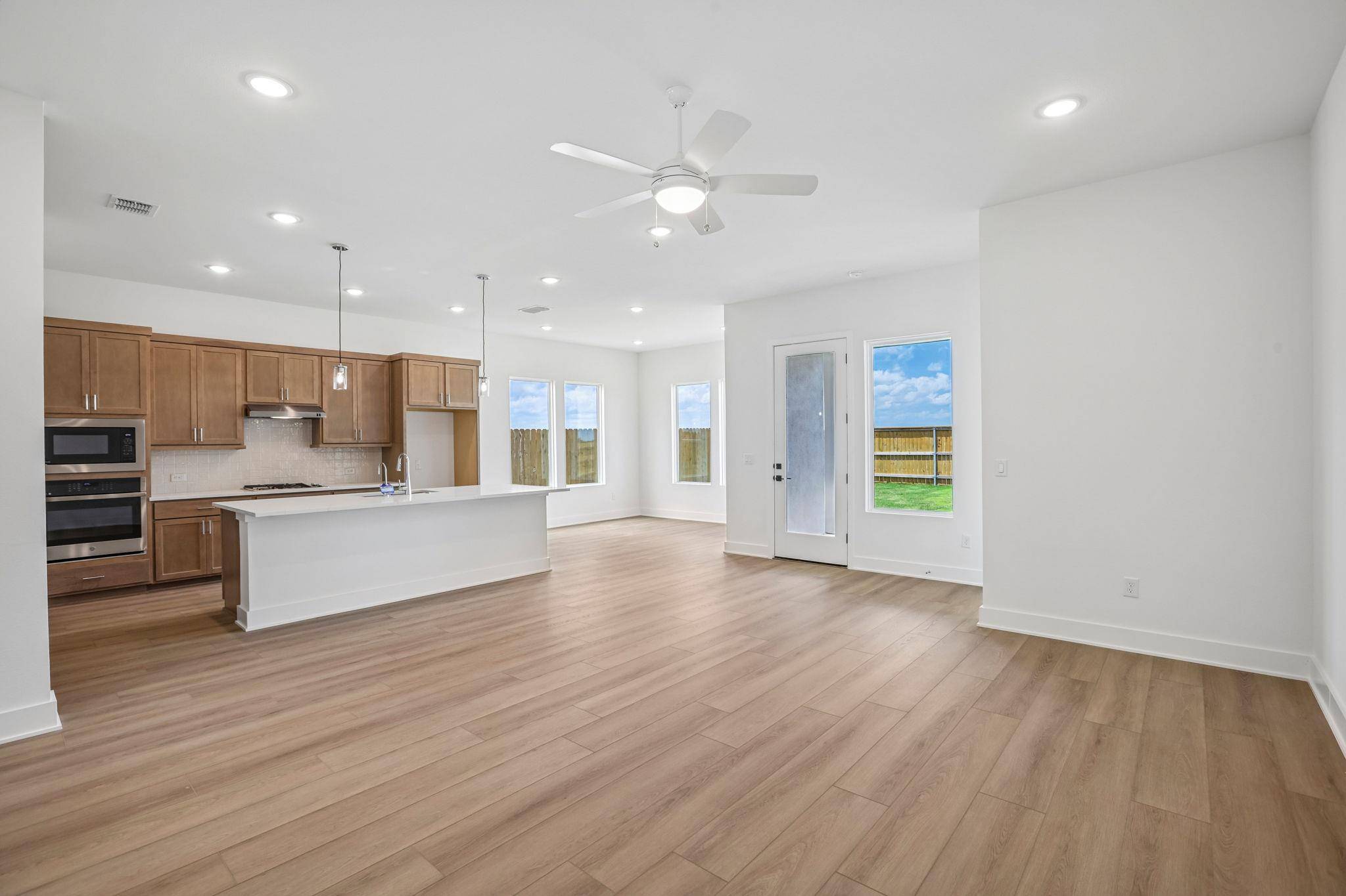 193 Christian Springs DR, Kyle, TX 78640