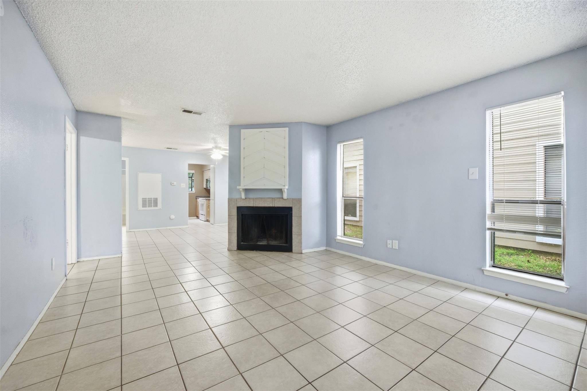 2009 W Loop #A, Austin, TX 78758