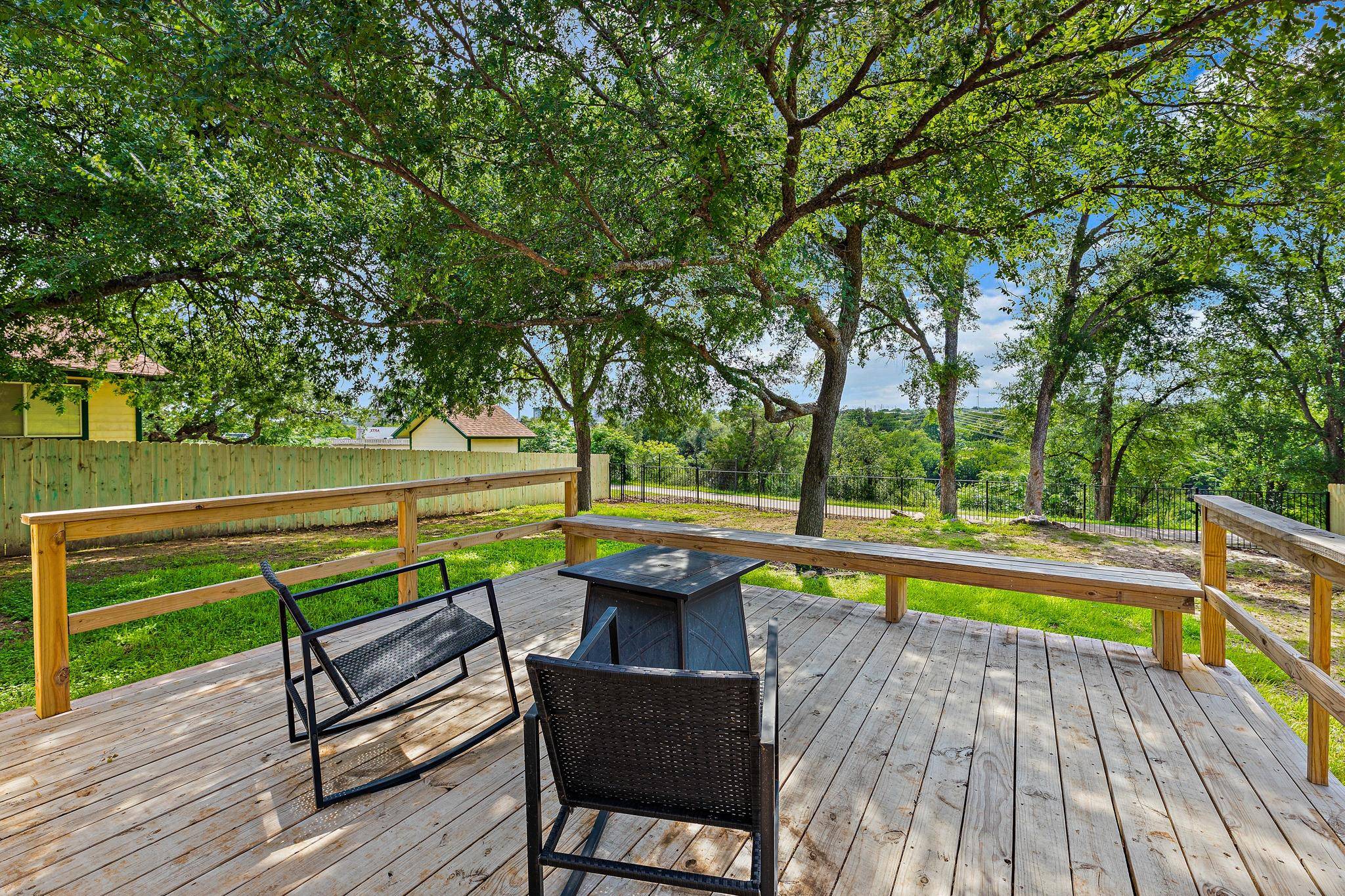 1004 Scenic DR, Georgetown, TX 78626