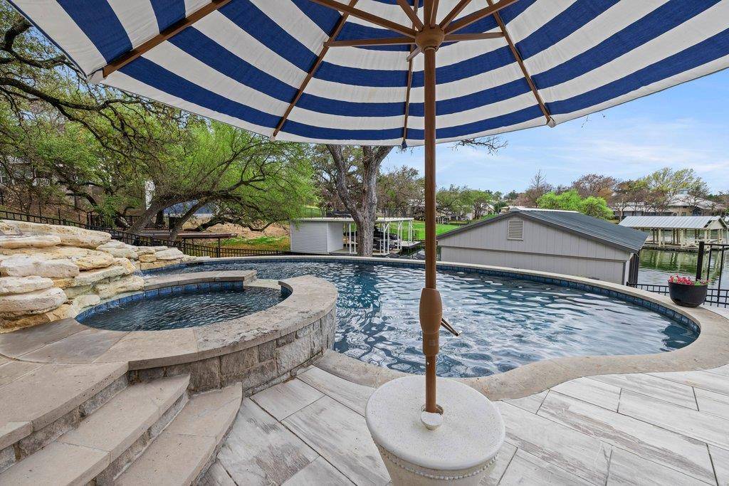 205 Beaver CIR, Horseshoe Bay, TX 78657