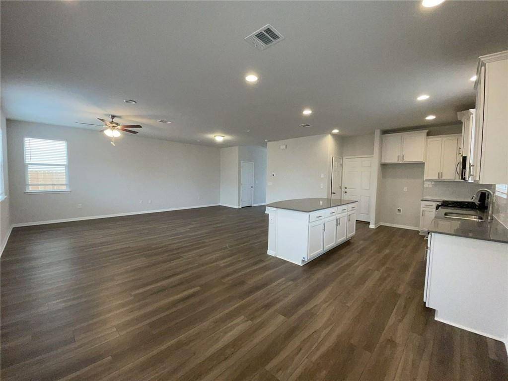 233 Hauser DR, Leander, TX 78641