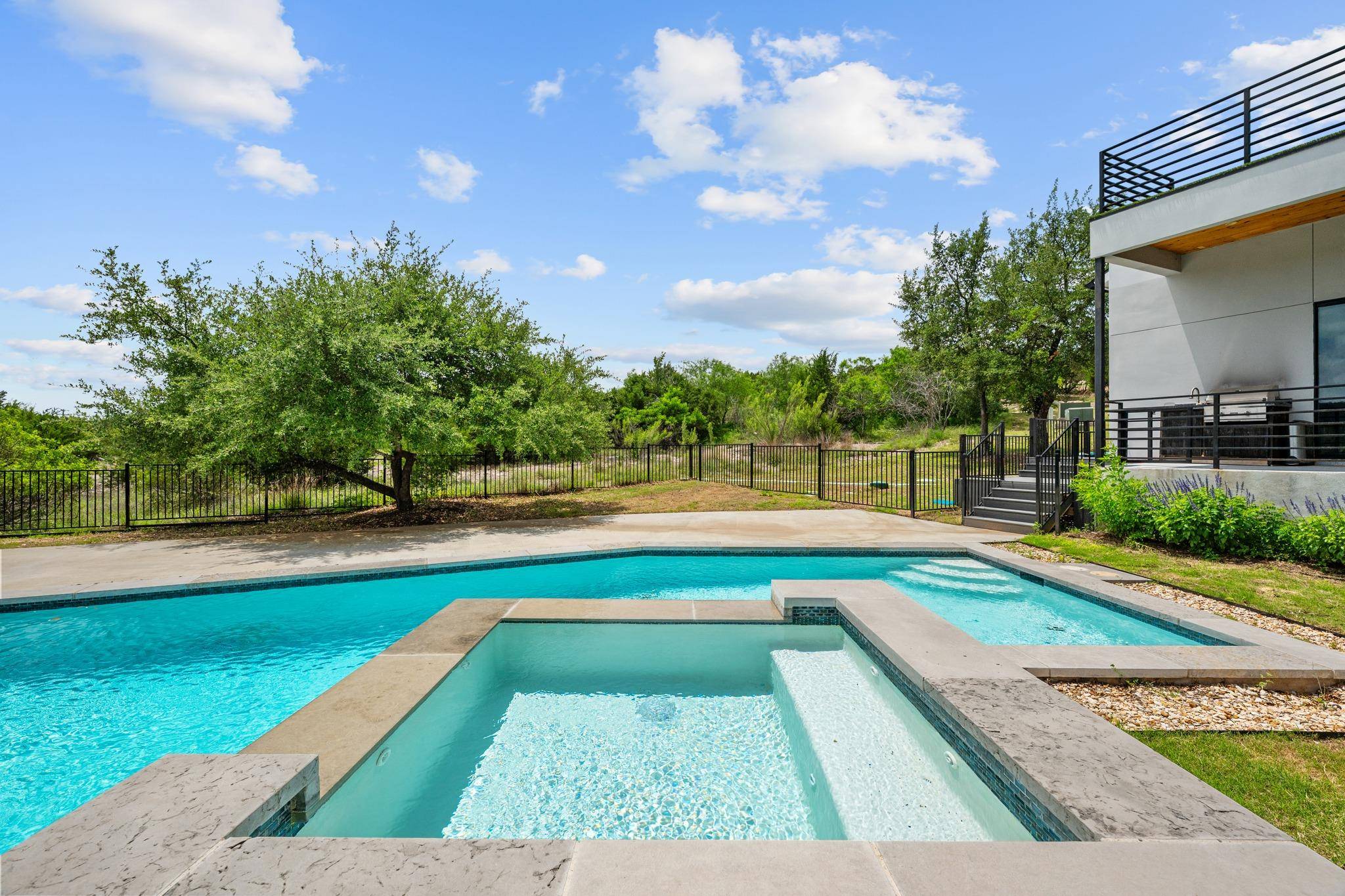 17709 Hunters HOLW, Jonestown, TX 78645