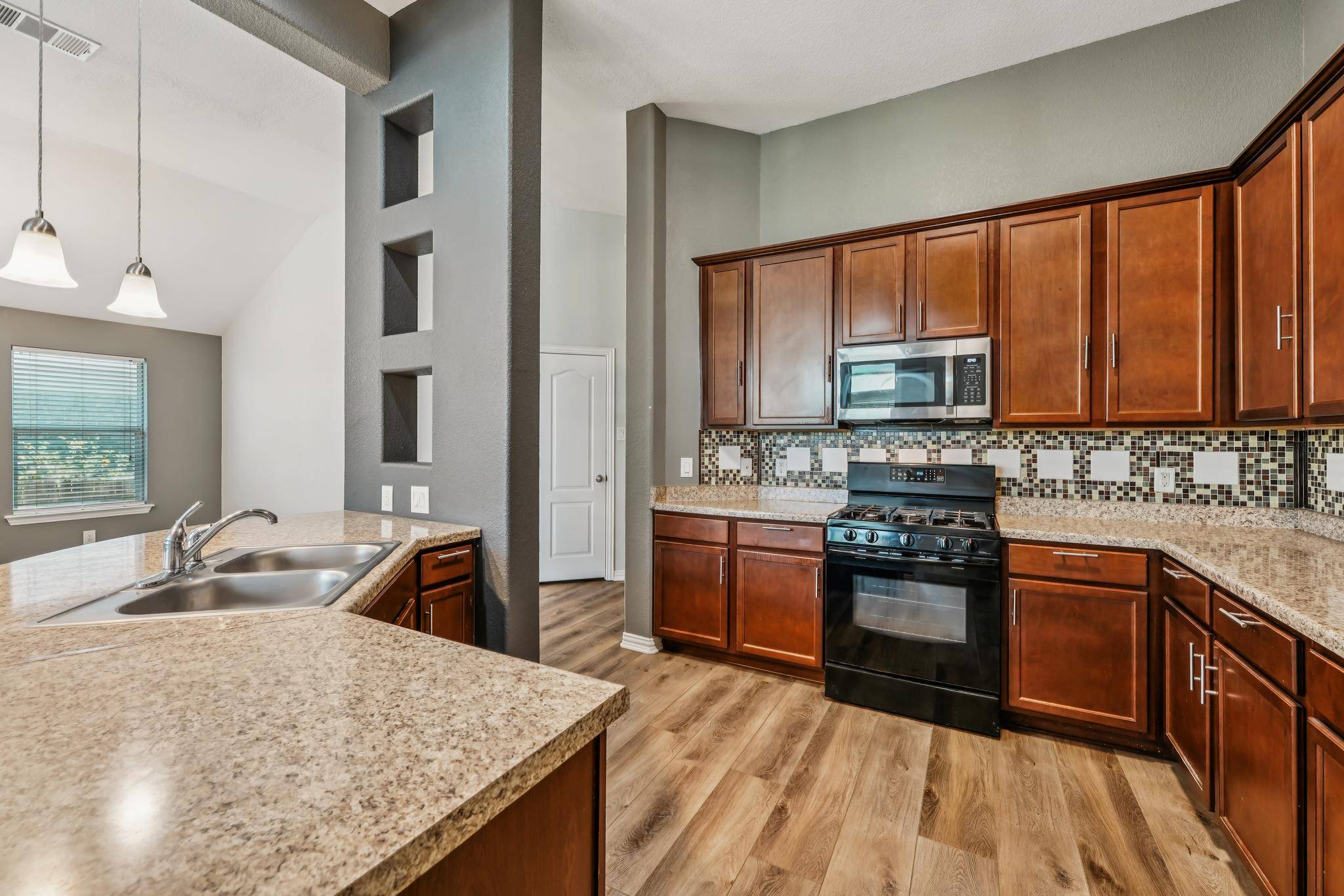 229 Wicker Park WAY, Buda, TX 78610