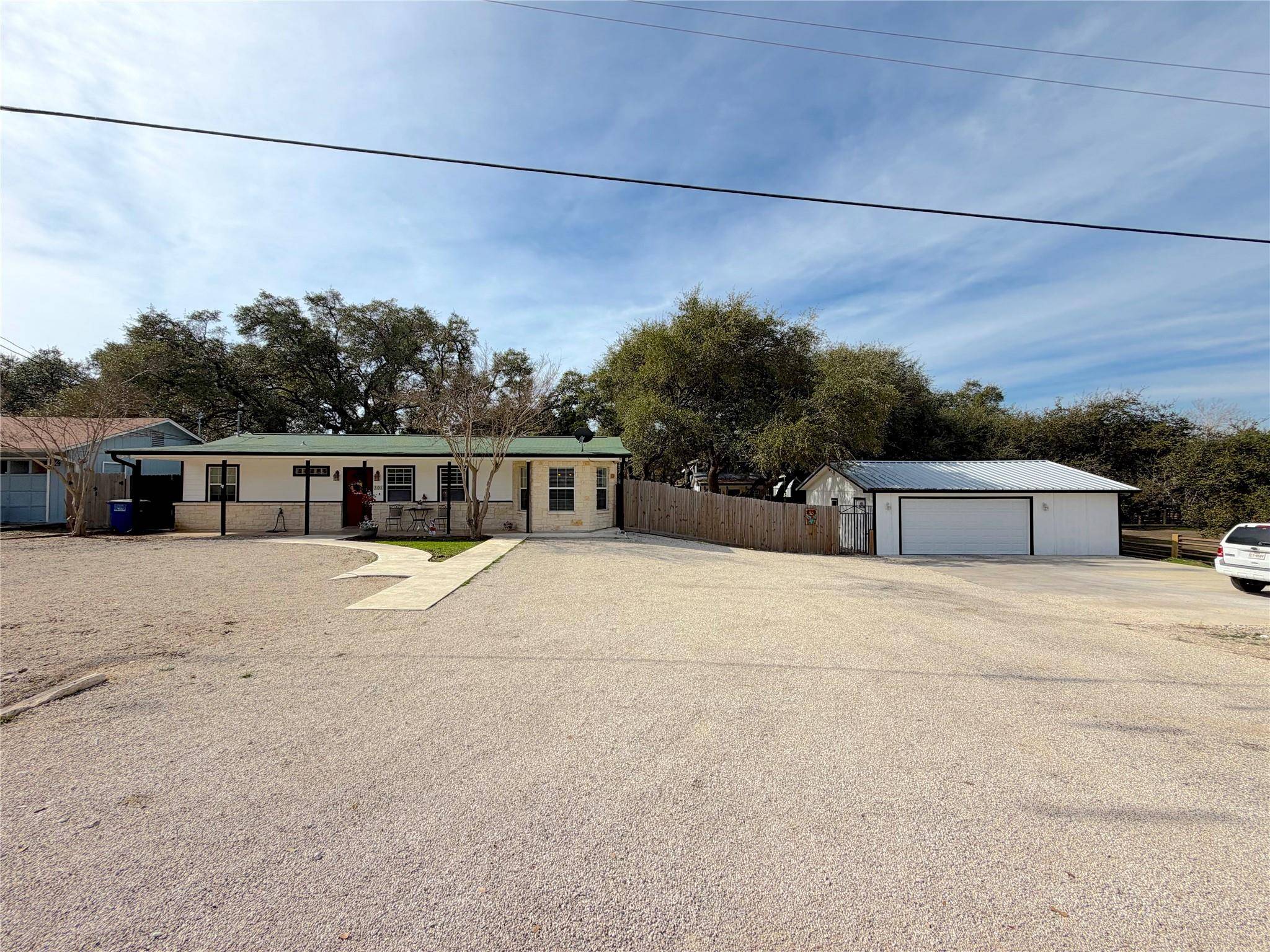 301 Canyon Edge, Canyon Lake, TX 78133