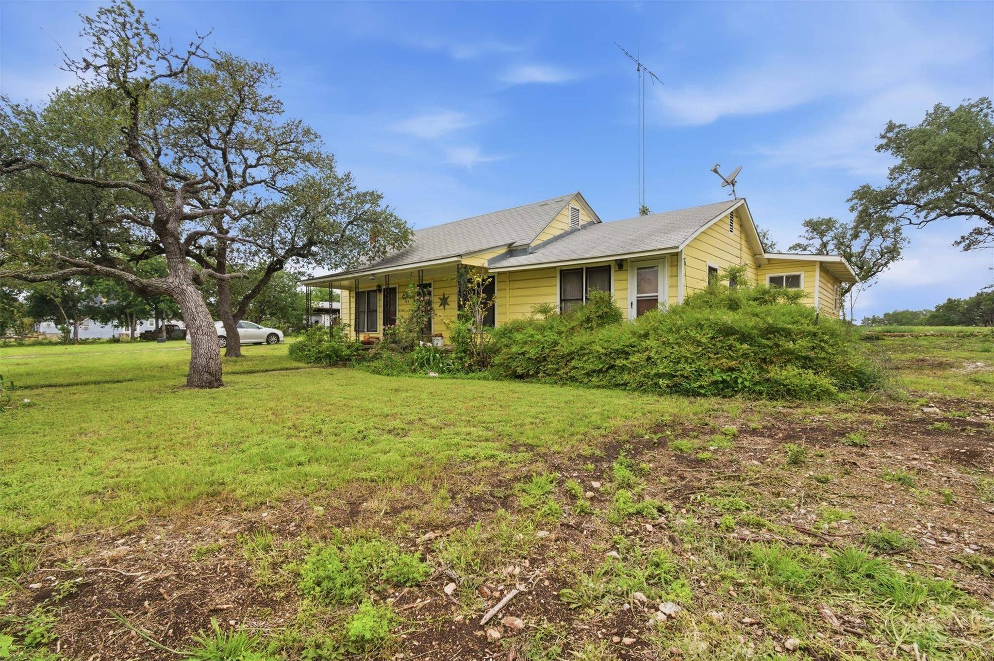 704 Fm 2657, Briggs, TX 78608