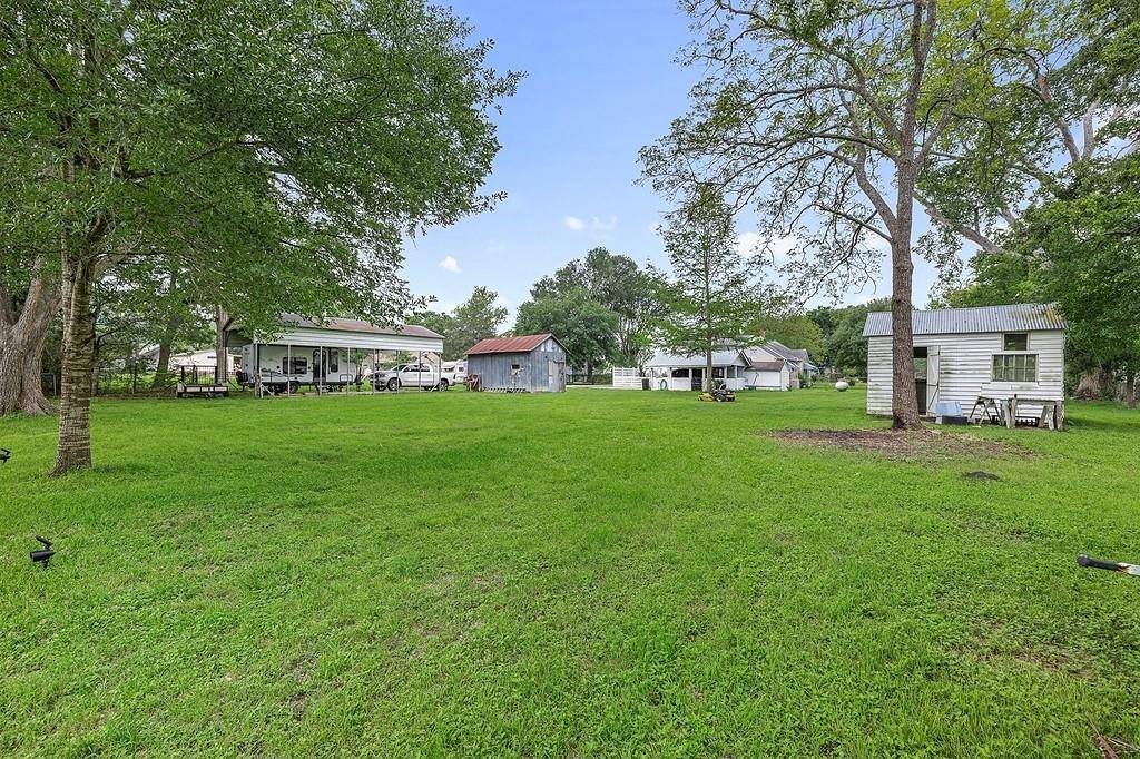 326 Centennial ST, Carmine, TX 78932