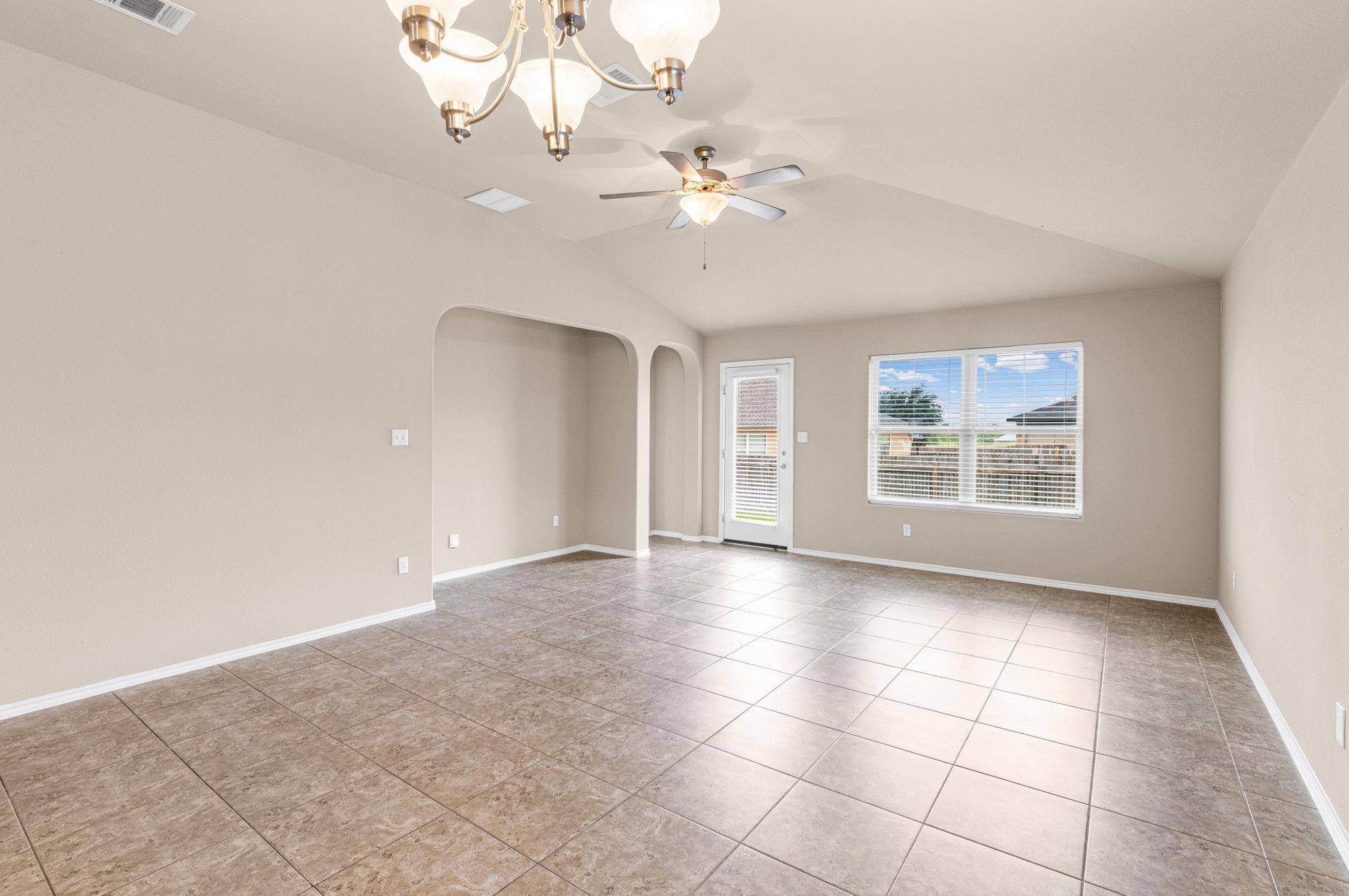 19308 Stokes LN, Pflugerville, TX 78660