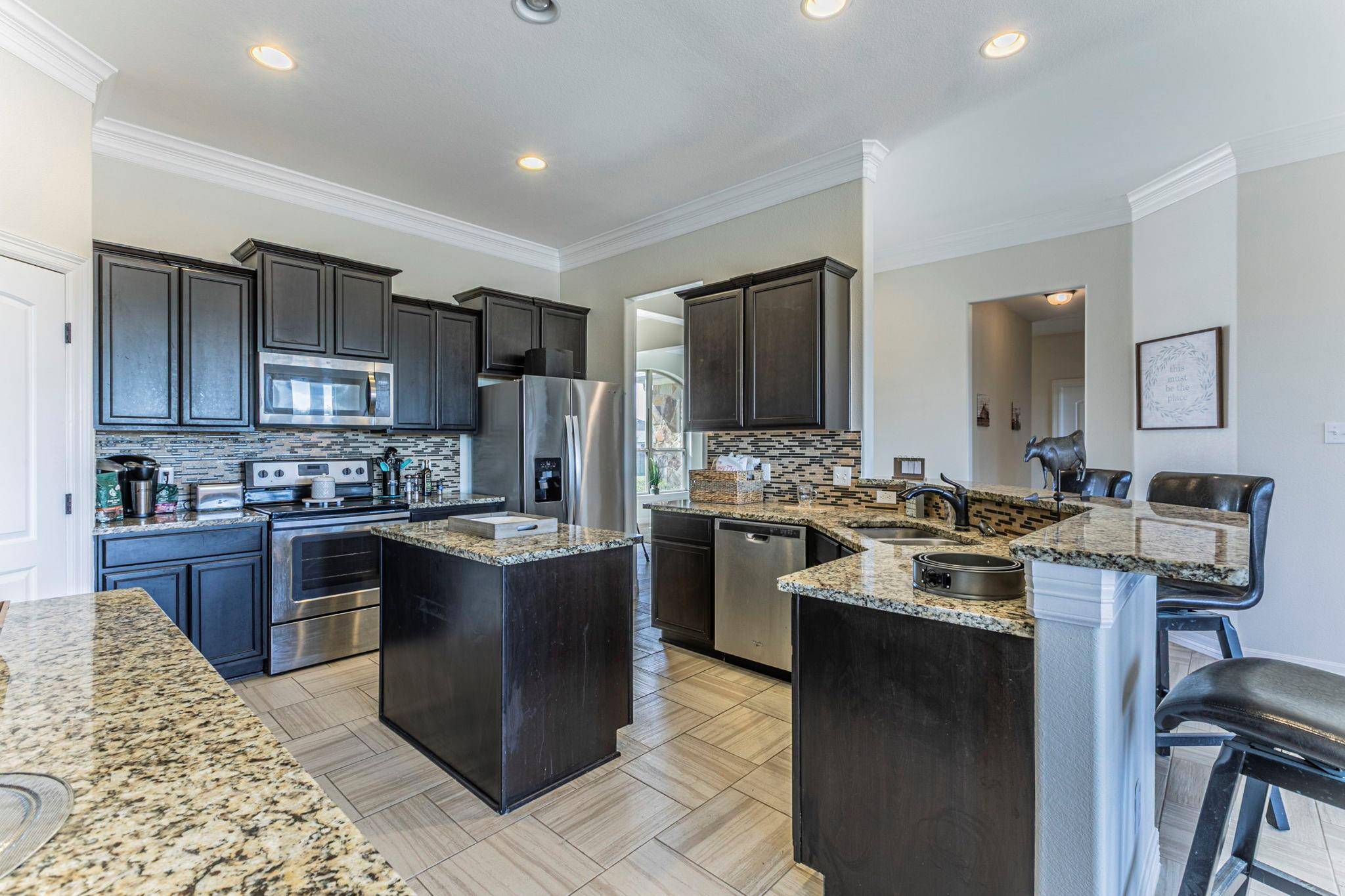 300 Magan LN, Jarrell, TX 76537