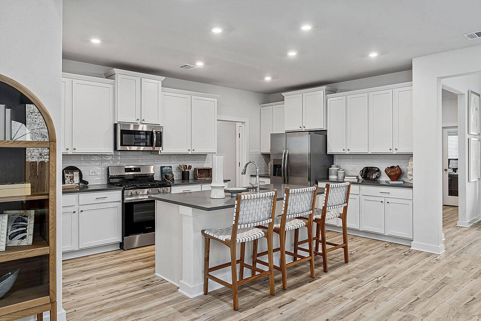104 Bloomington LOOP, Hutto, TX 78634