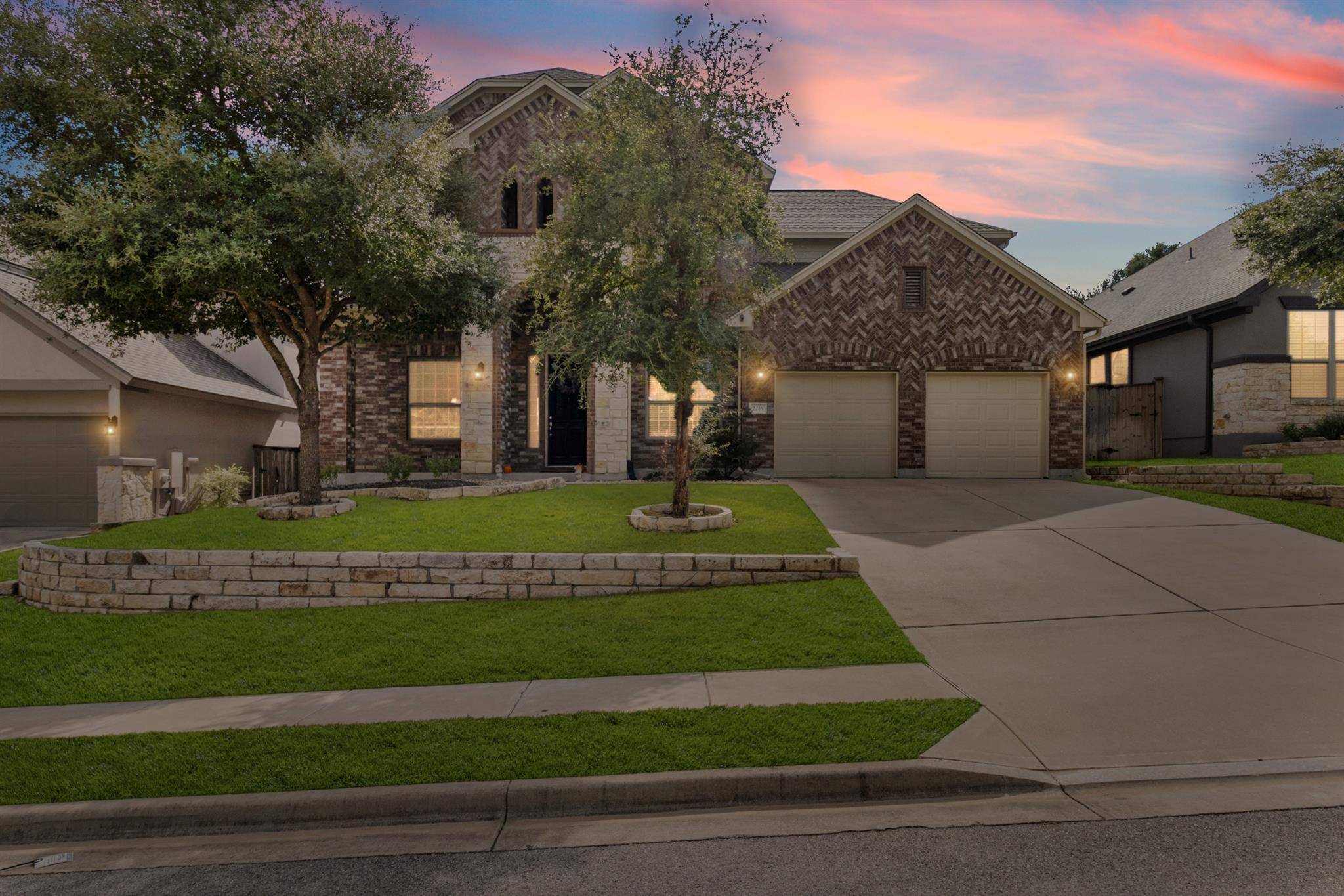 2216 Lookout Knoll DR, Leander, TX 78641
