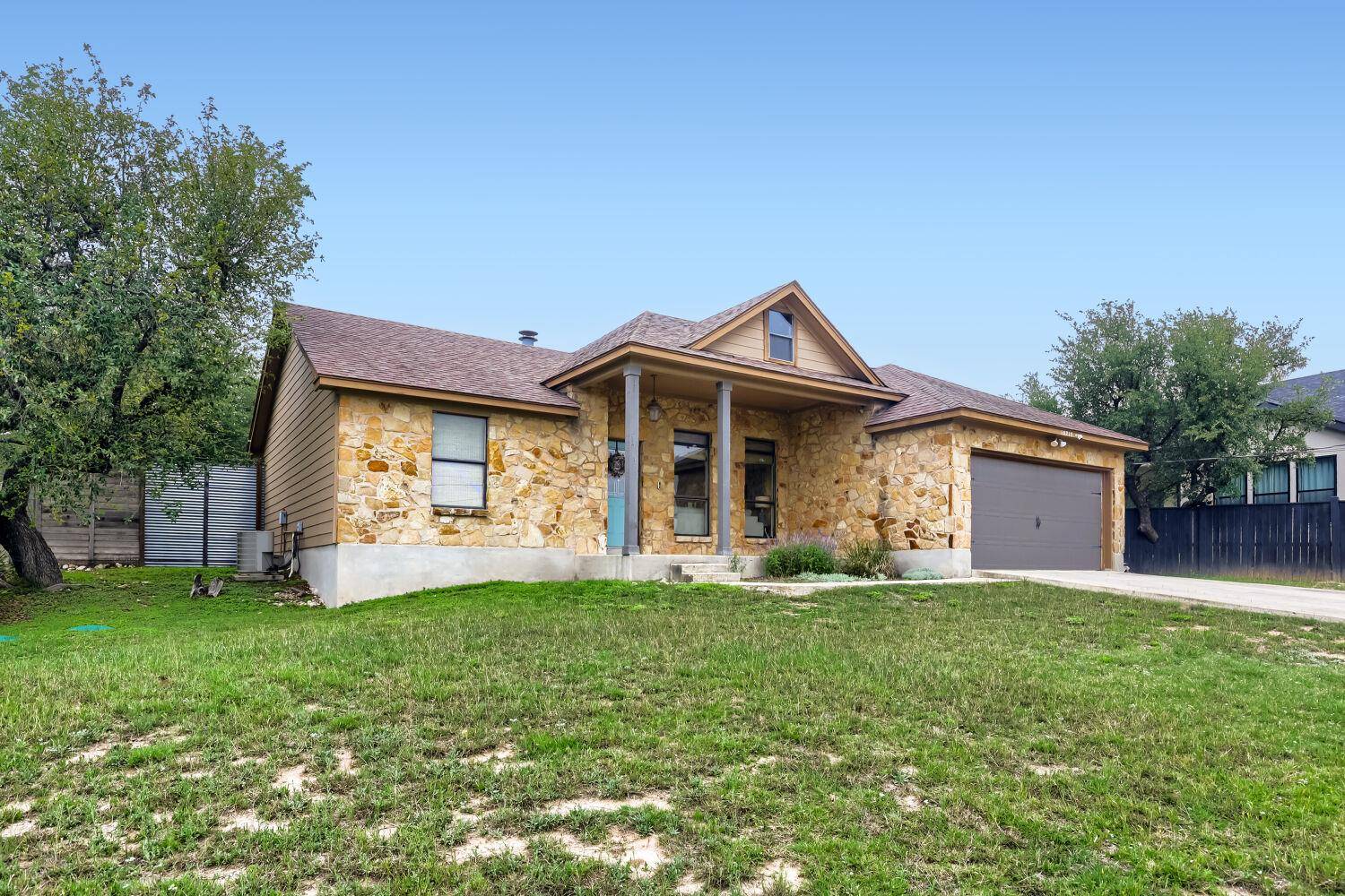 10213 Thomas LN, Dripping Springs, TX 78620