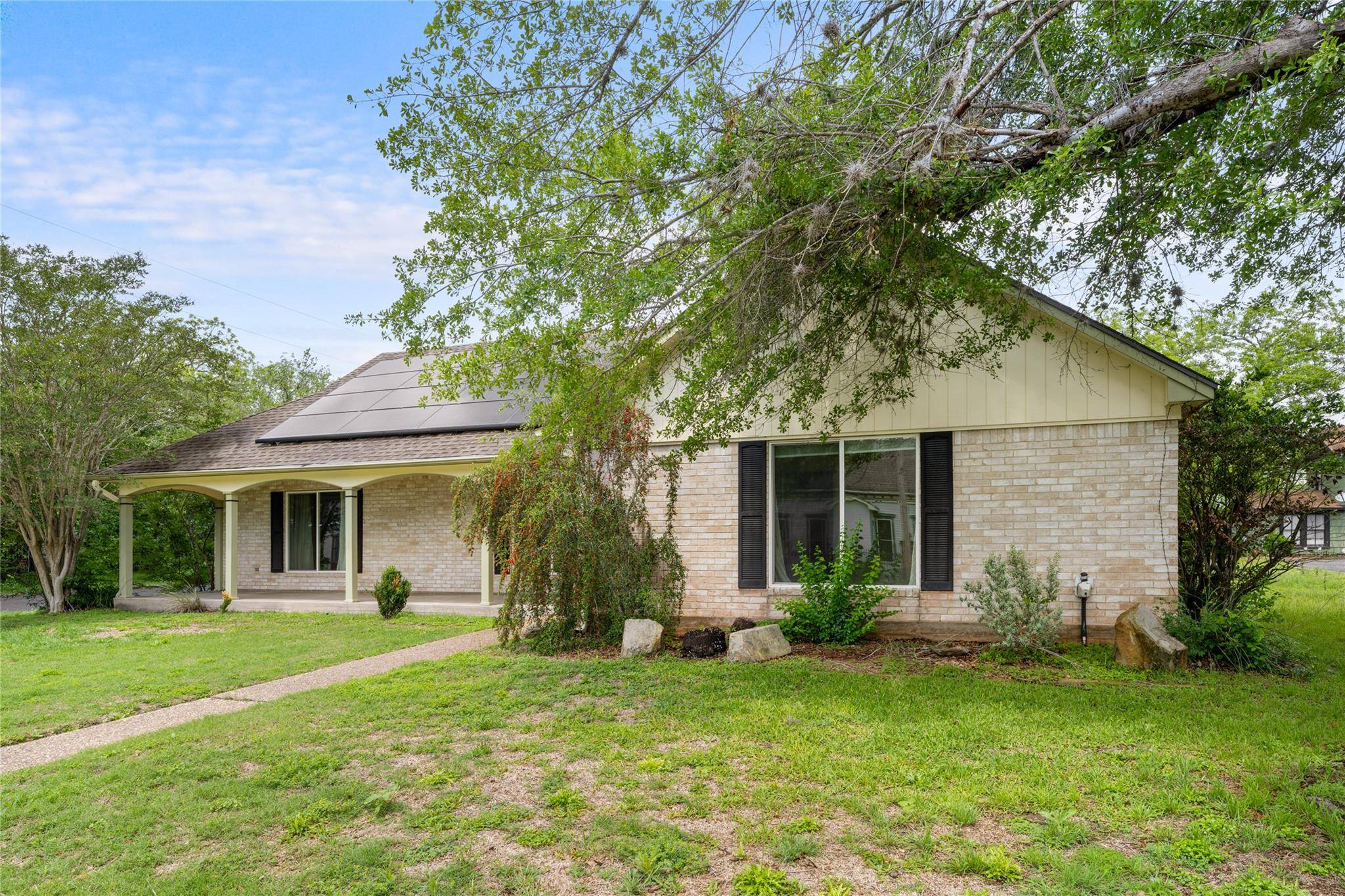 315 E Fannin ST, La Grange, TX 78945