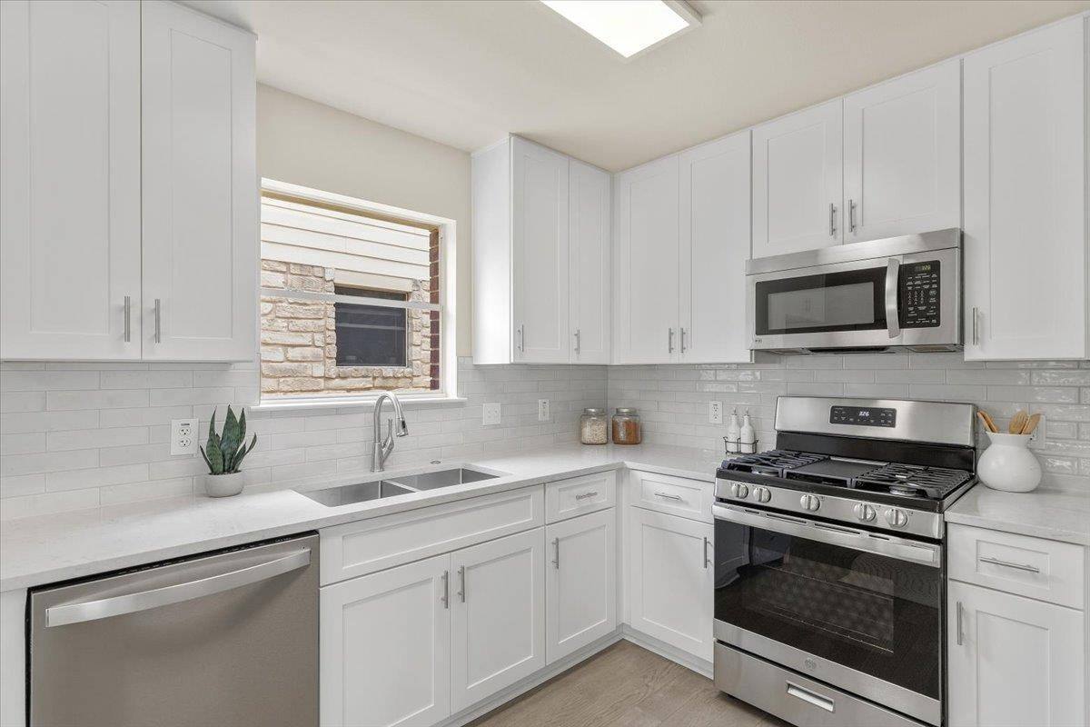 11313 Pardoners Tale LN, Austin, TX 78748