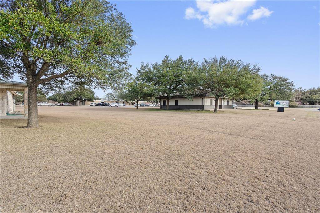 409 Mallard LN, Taylor, TX 76574