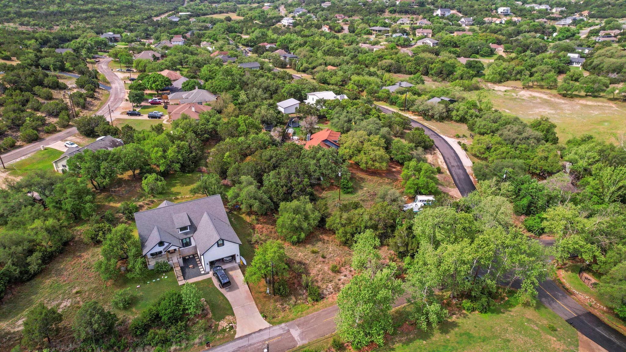 416 Dunkeld DR, Spicewood, TX 78669