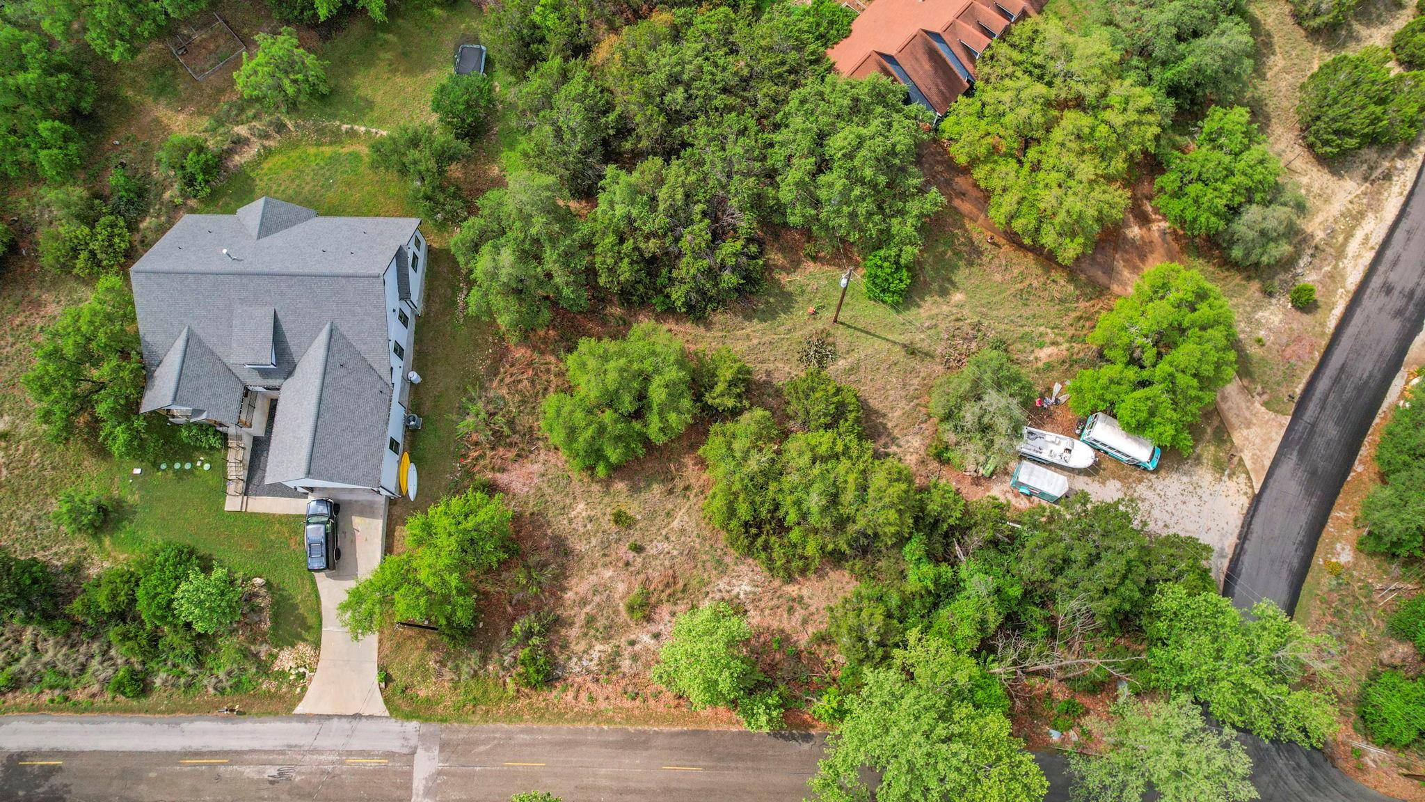 416 Dunkeld DR, Spicewood, TX 78669