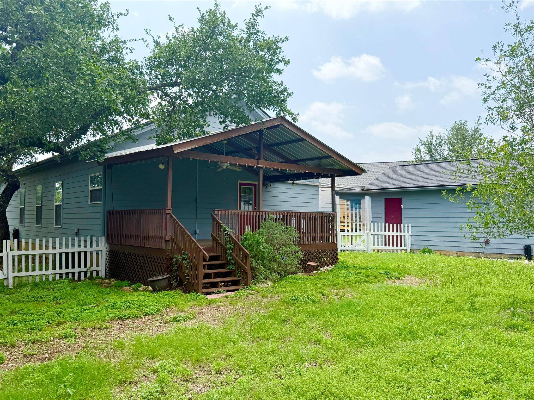 289 Heatherwood DR, Driftwood, TX 78619