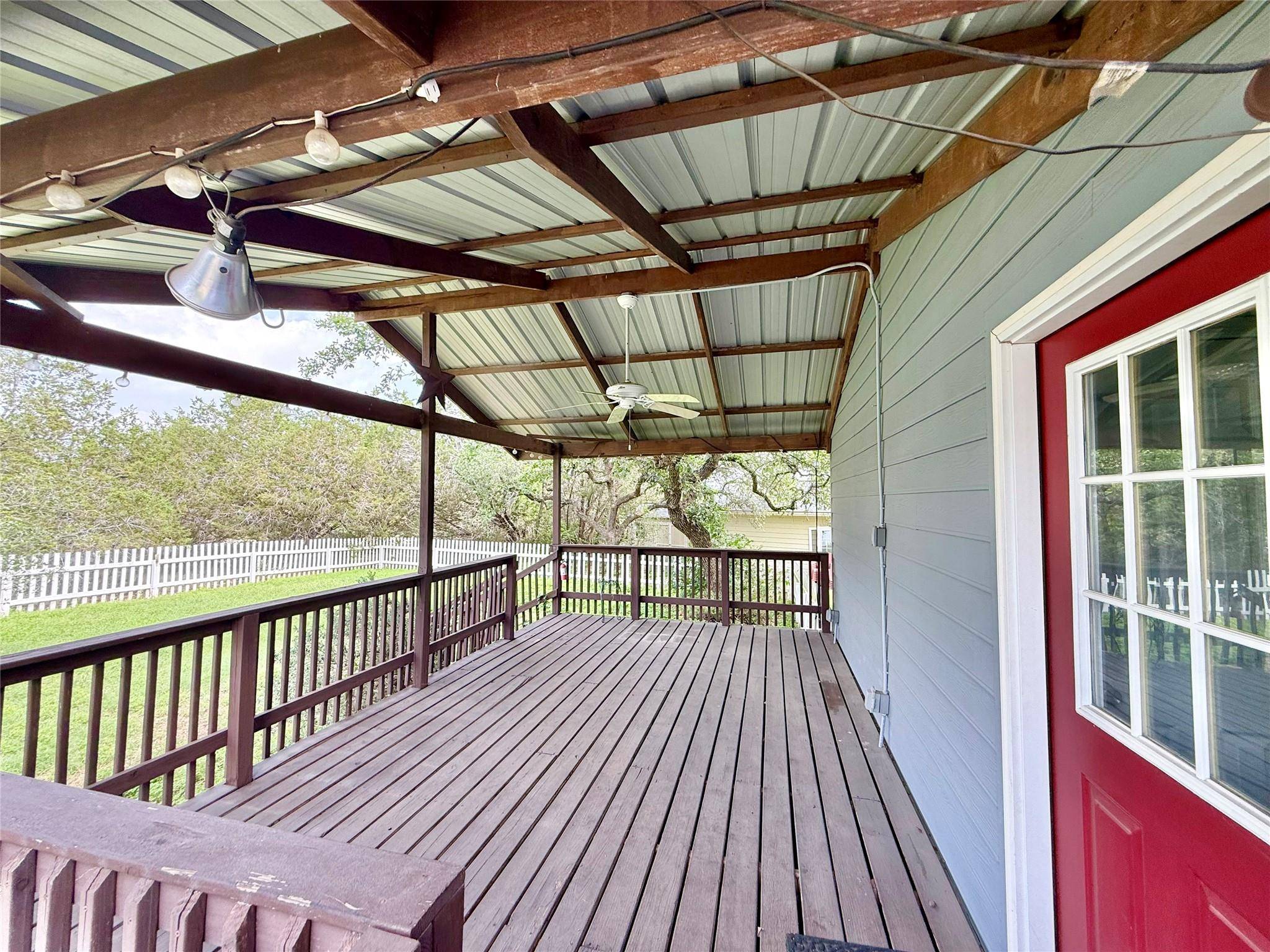 289 Heatherwood DR, Driftwood, TX 78619