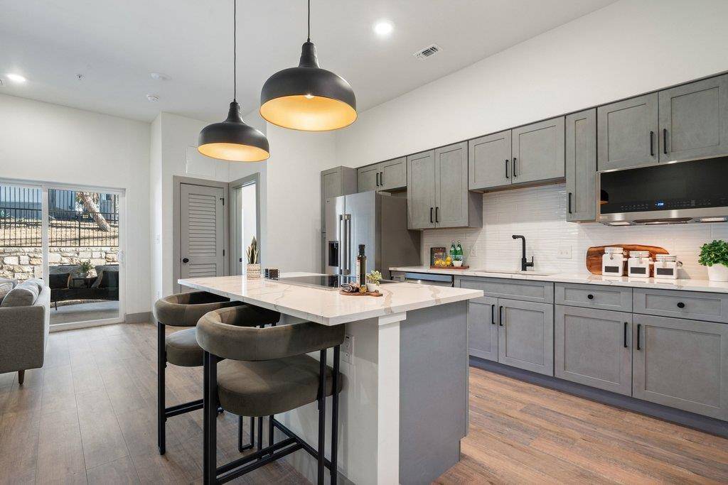 2450 Wickersham LN #2012, Austin, TX 78741