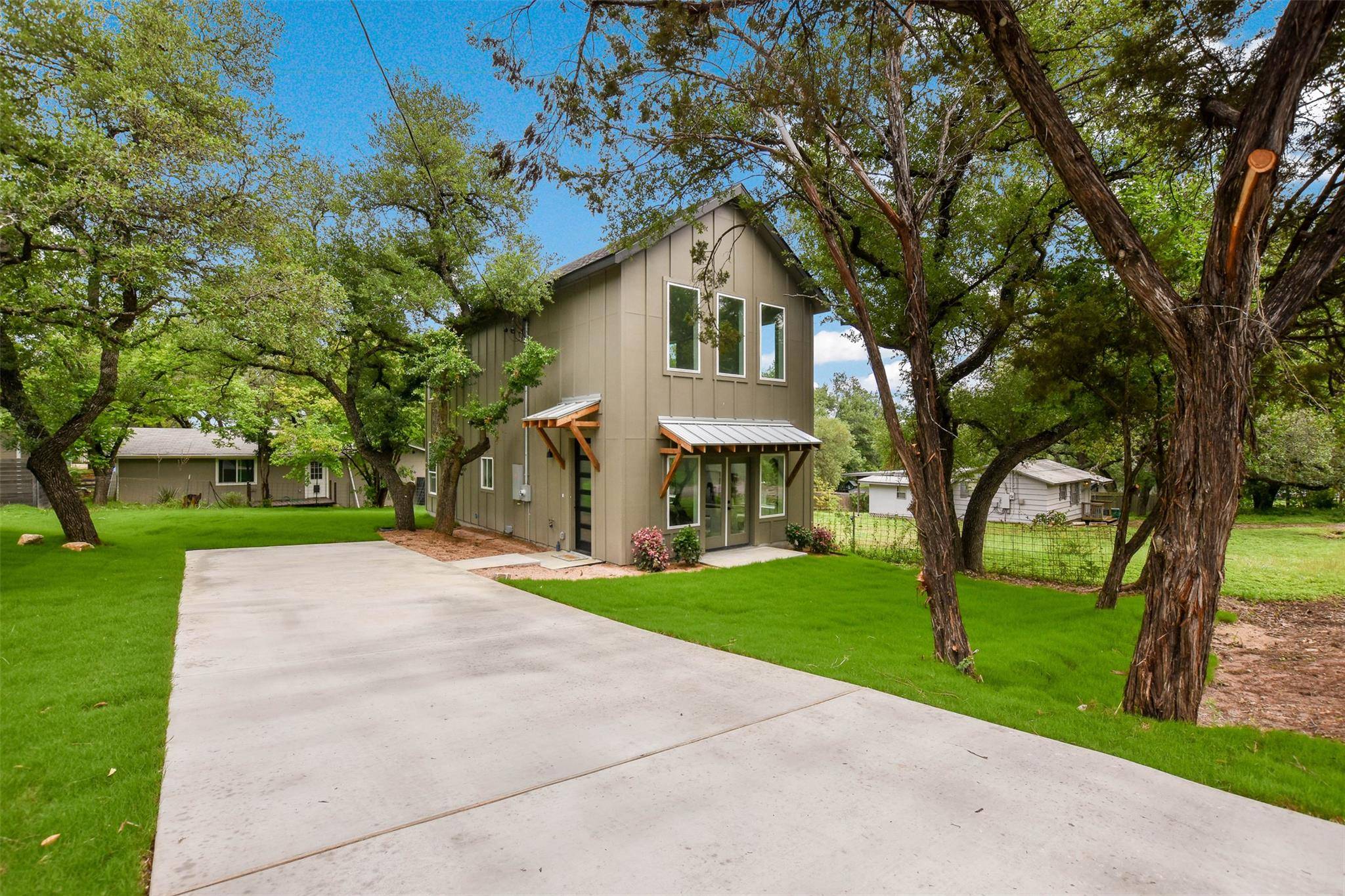 10901 W Lakeview DR, Jonestown, TX 78645