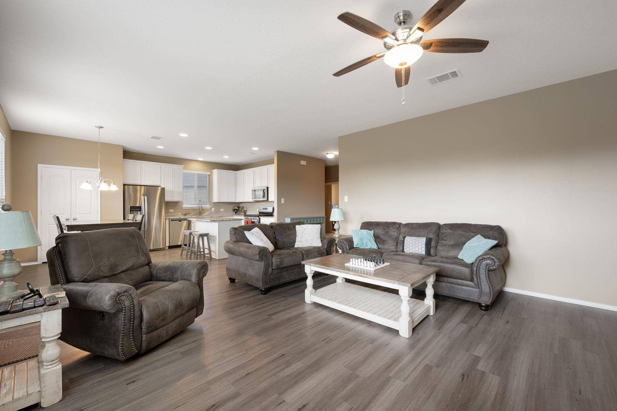 412 Perryville LOOP, Liberty Hill, TX 78642
