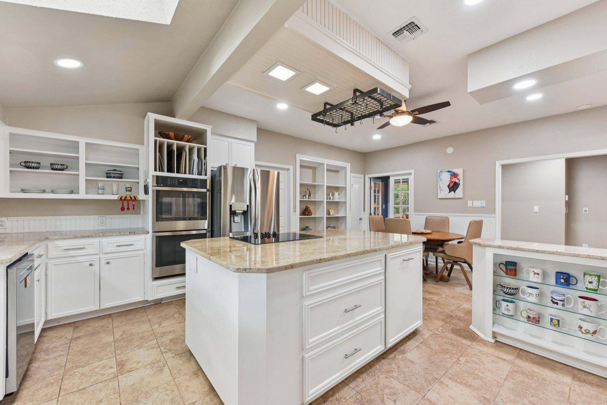126 County Road 420 RD, Spicewood, TX 78669