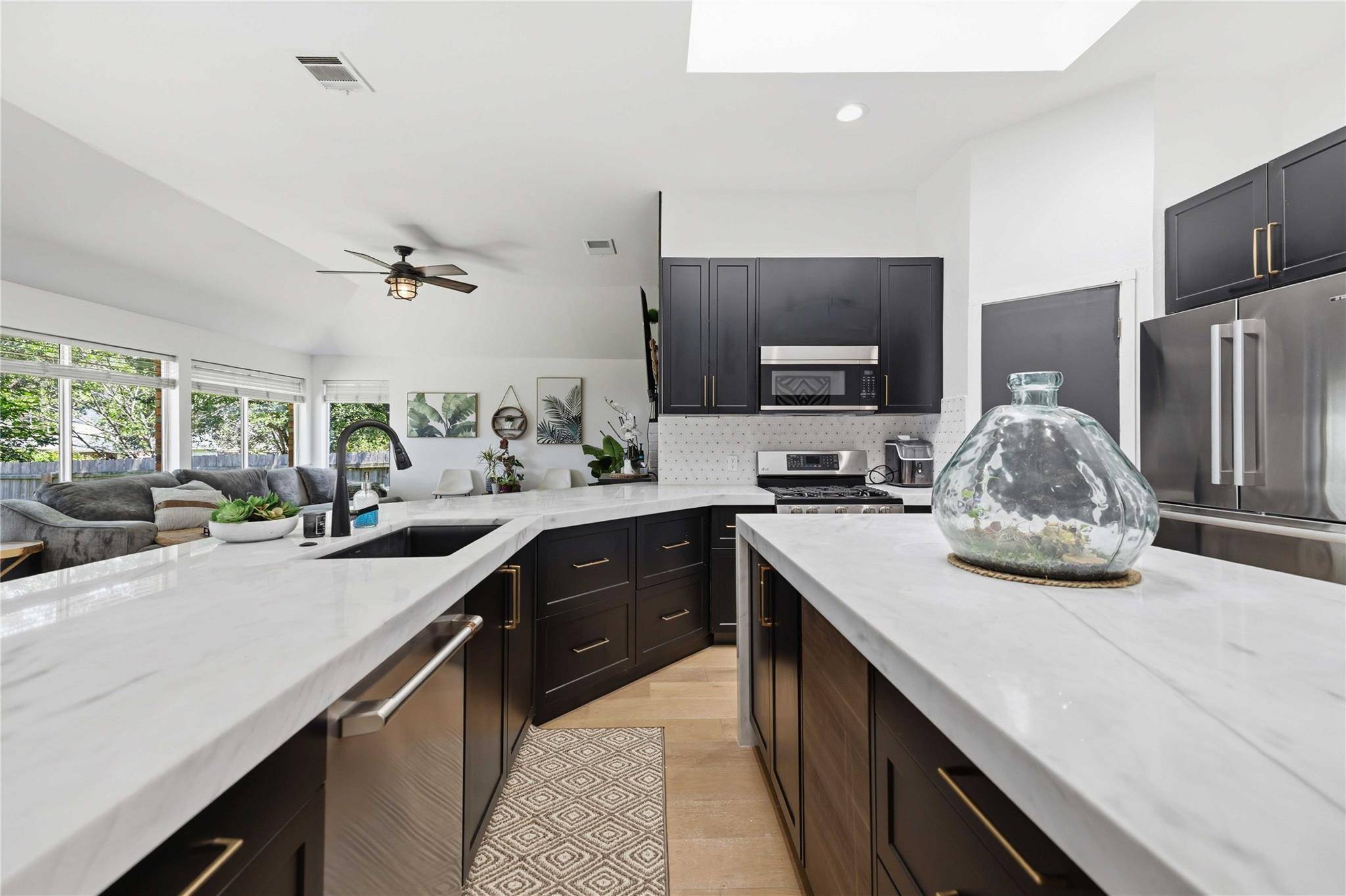 6435 Old Harbor LN, Austin, TX 78739
