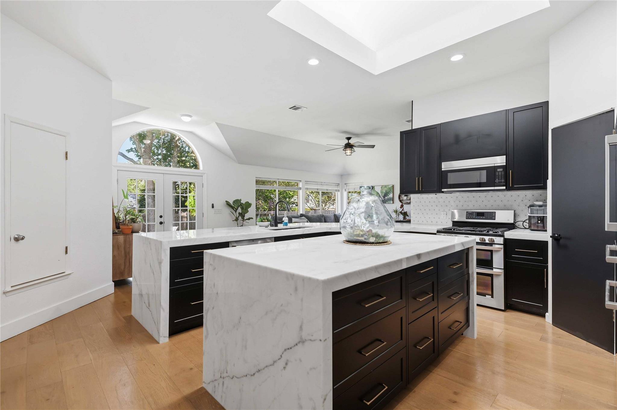 6435 Old Harbor LN, Austin, TX 78739