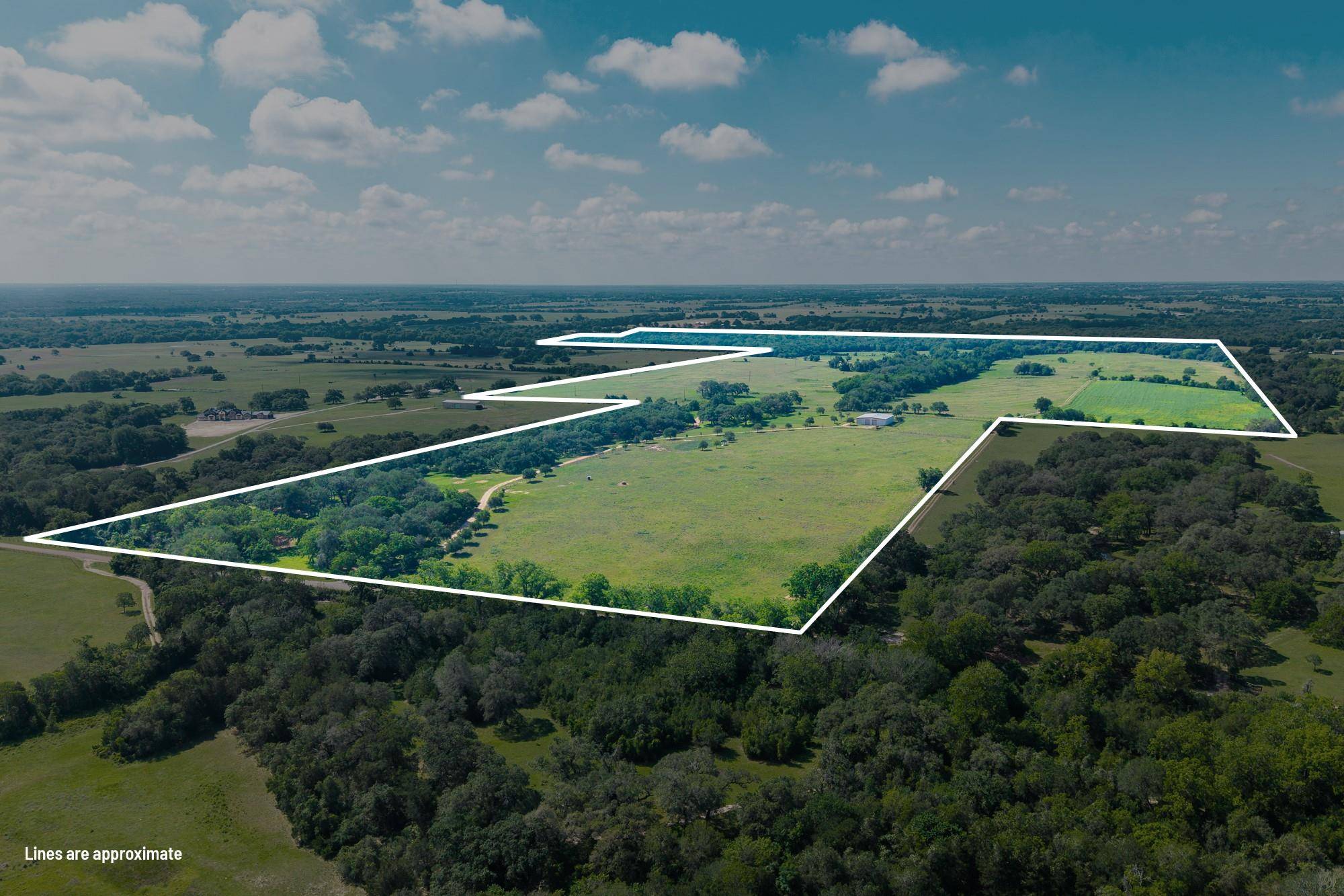 5018 Wolters RD, Schulenburg, TX 78956