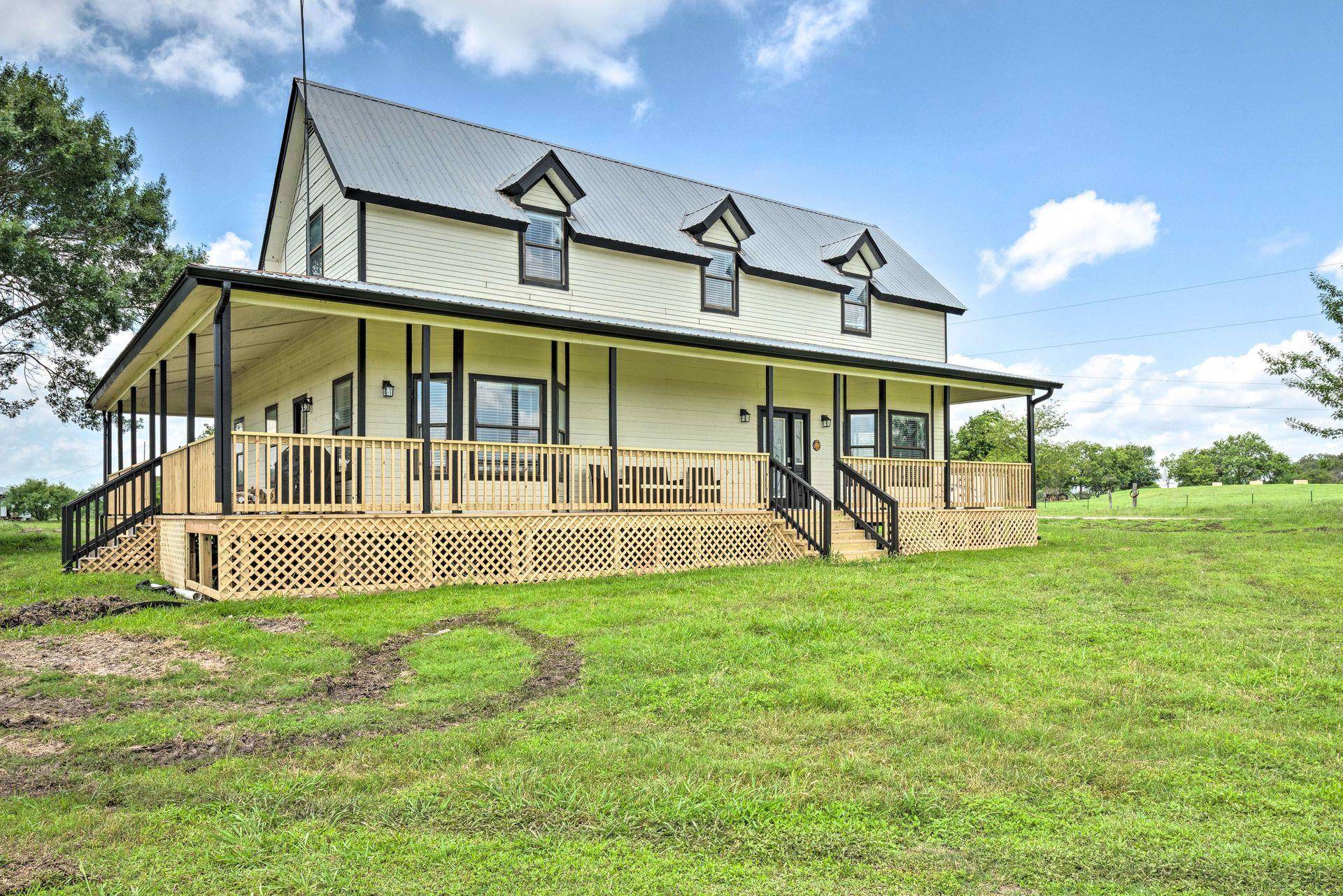 15805 Richards DR, Del Valle, TX 78617