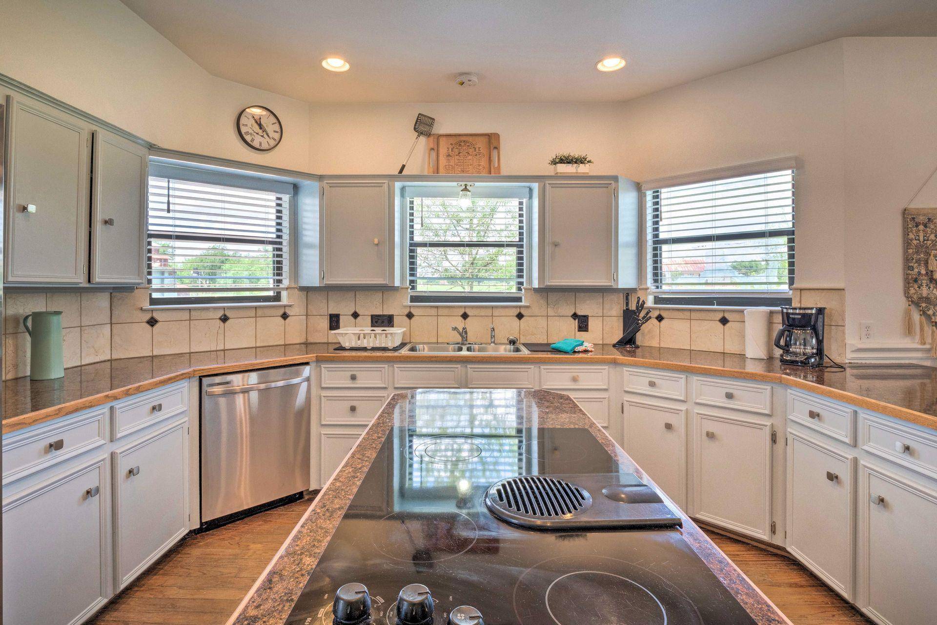 15805 Richards DR, Del Valle, TX 78617