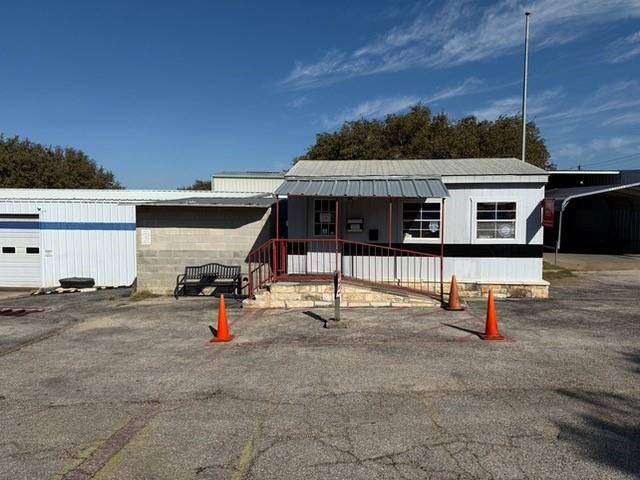 804 Bee Creek RD, Spicewood, TX 78669