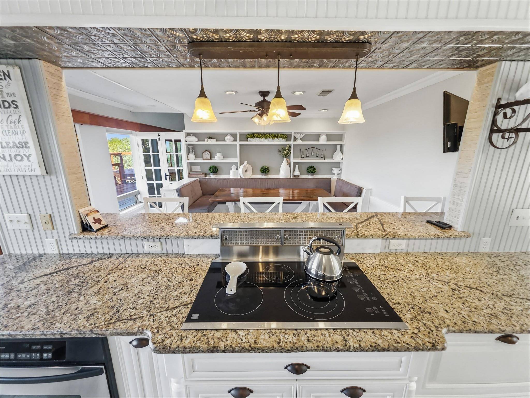 798 Fawn TRL, Canyon Lake, TX 78133