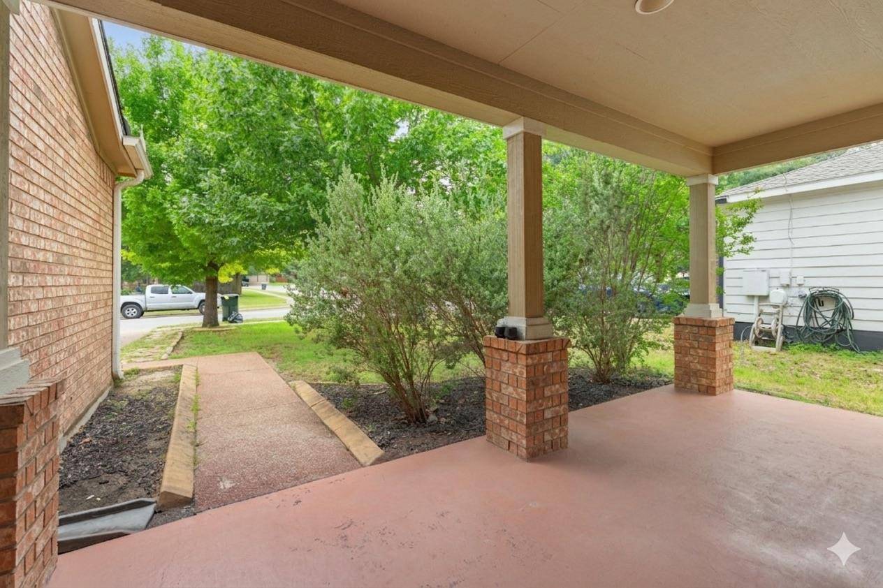 1121 Sweet Gum Dr, Kyle, TX 78640