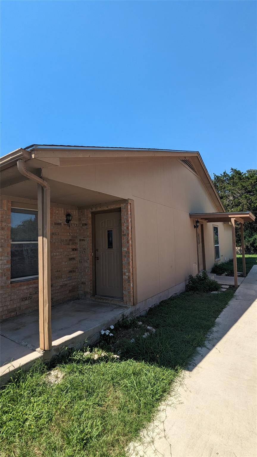 1300 N Bishop ST, San Marcos, TX 78666