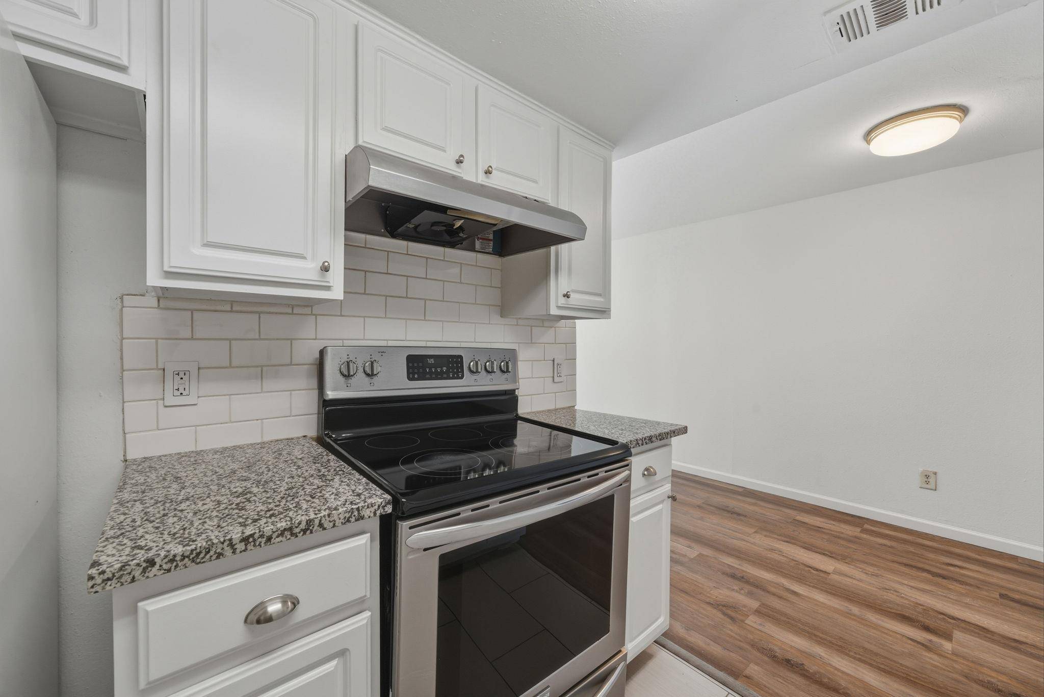 2124 Burton DR #125, Austin, TX 78741