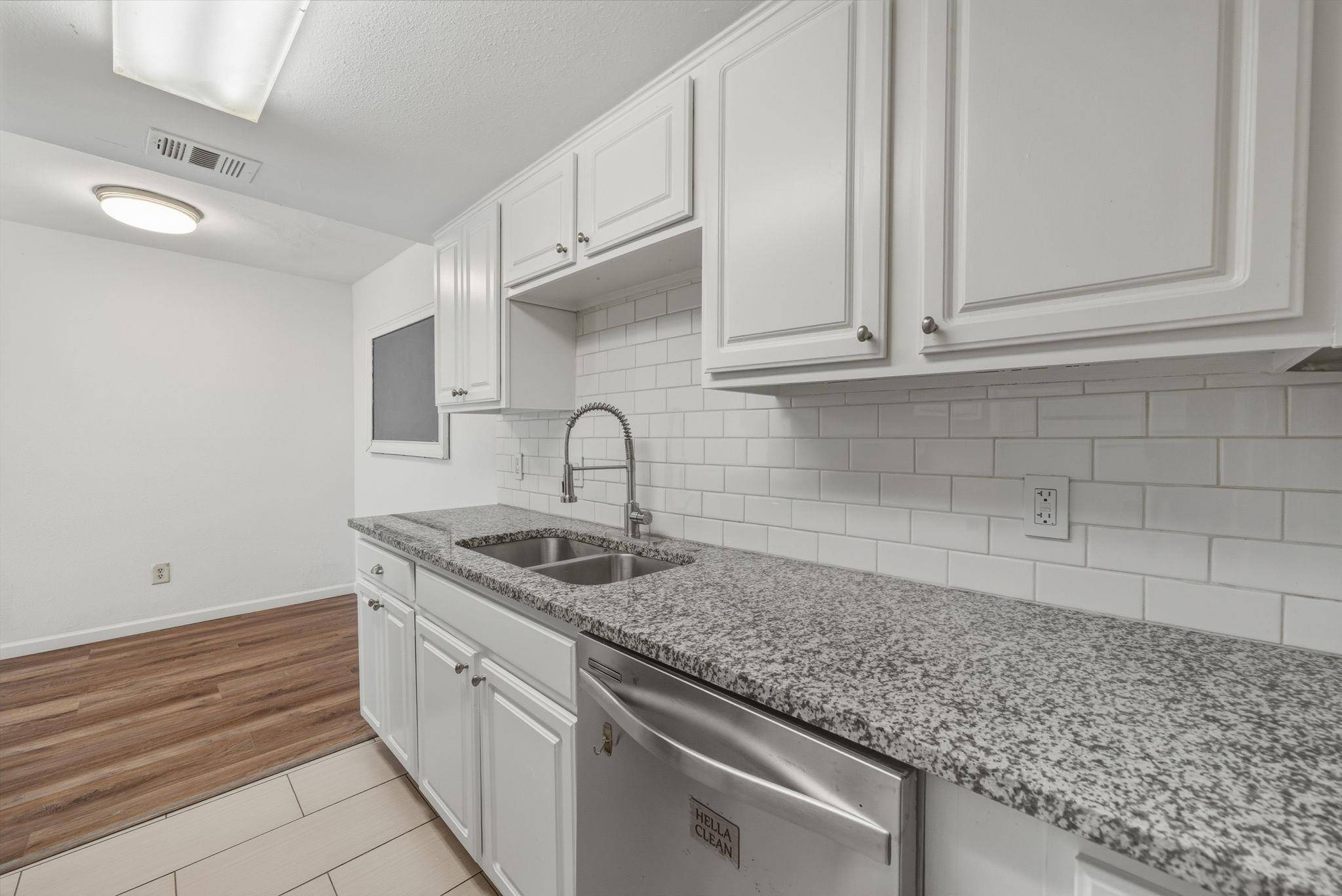 2124 Burton DR #125, Austin, TX 78741