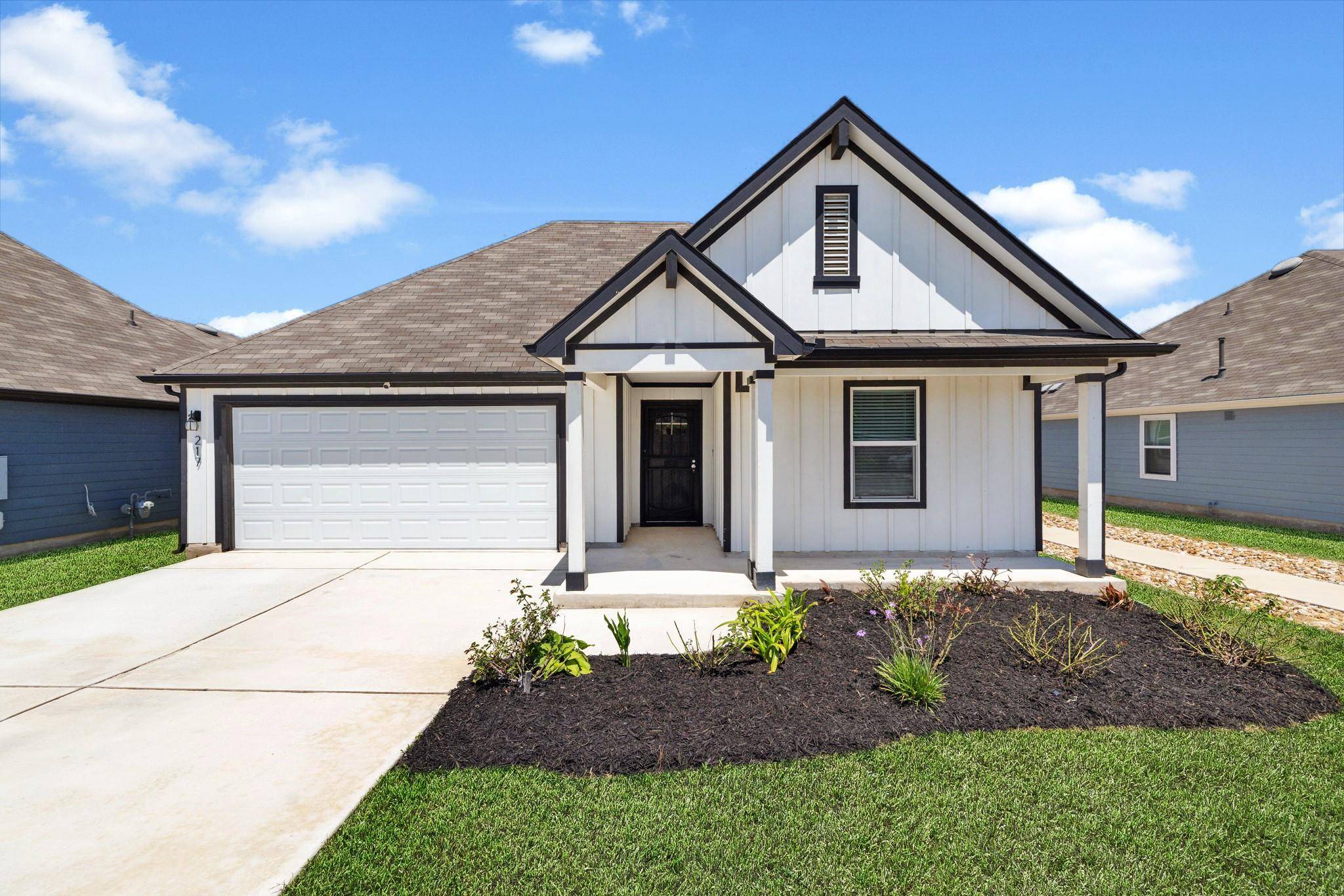 217 Sweetwater Creek LN, Hutto, TX 78634