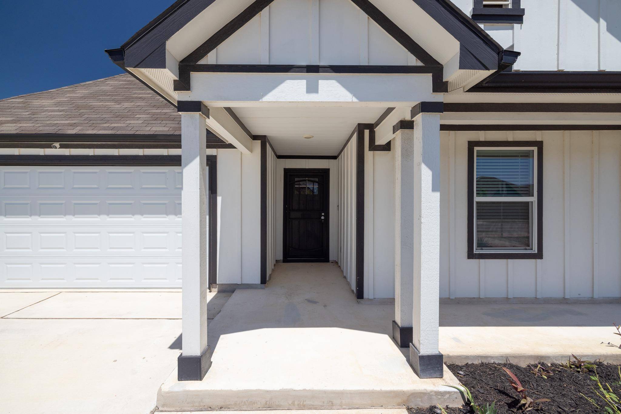217 Sweetwater Creek LN, Hutto, TX 78634