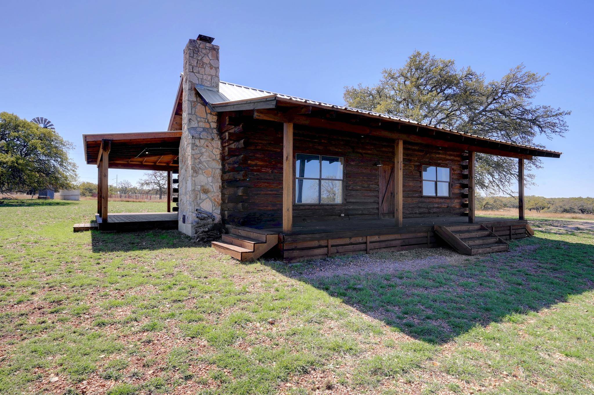 2803 Zenner Ahrens RD, Fredericksburg, TX 78624